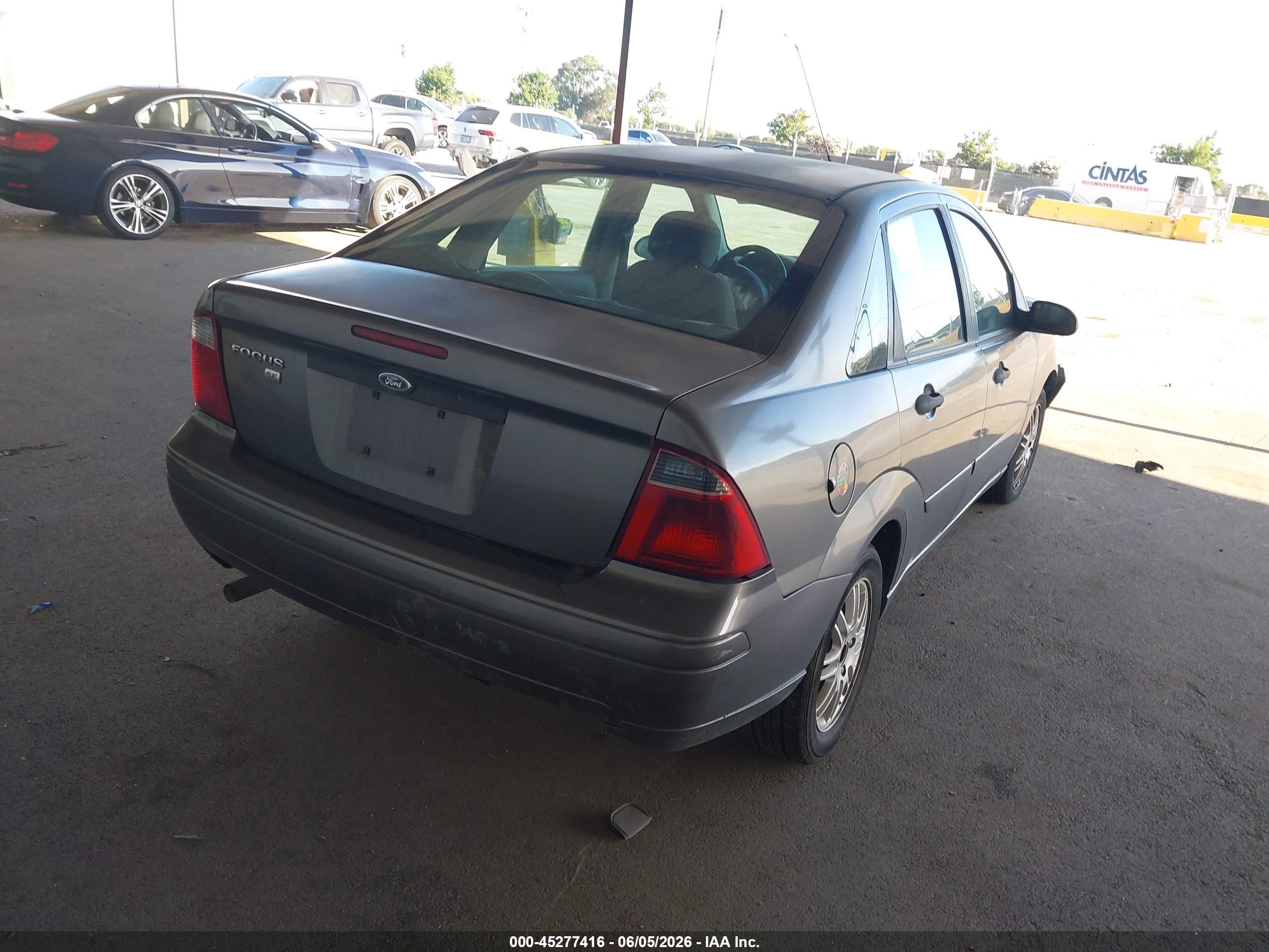 2007 Ford Focus S/se/ses Gray vin: 1FAFP34NX7W161630