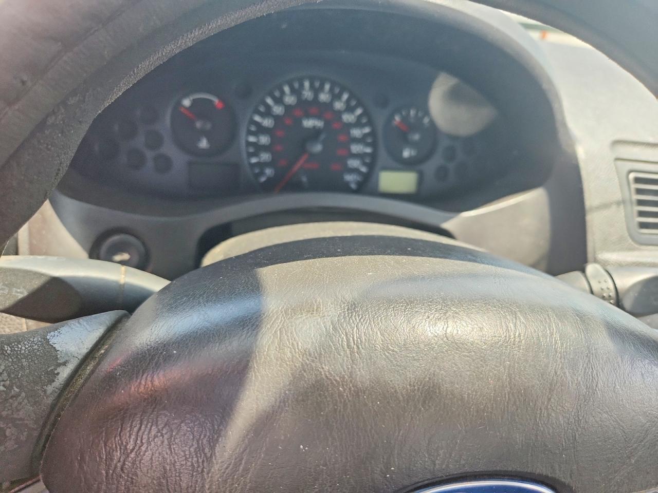 2007 Ford Focus Red vin: 1FAFP34NX7W299037