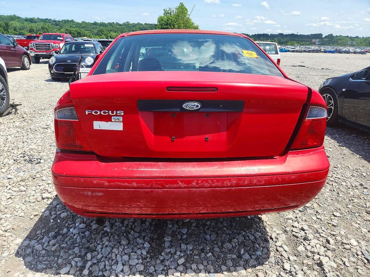 2007 Ford Focus Red vin: 1FAFP34NX7W299037