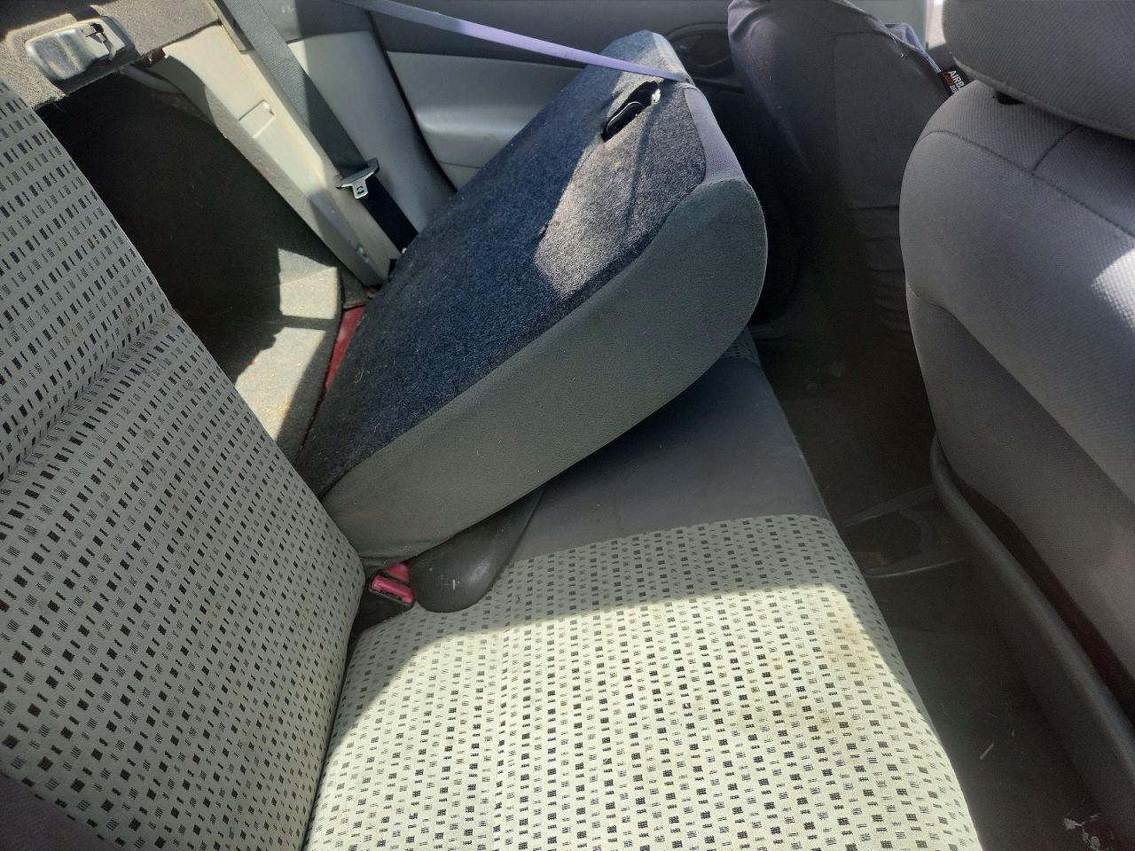 2007 Ford Focus Red vin: 1FAFP34NX7W299037