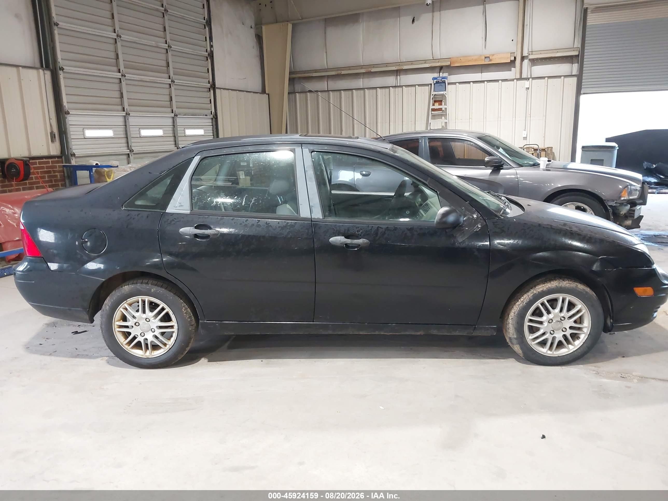 2007 Ford Focus S/se/ses Black vin: 1FAFP34NX7W356997