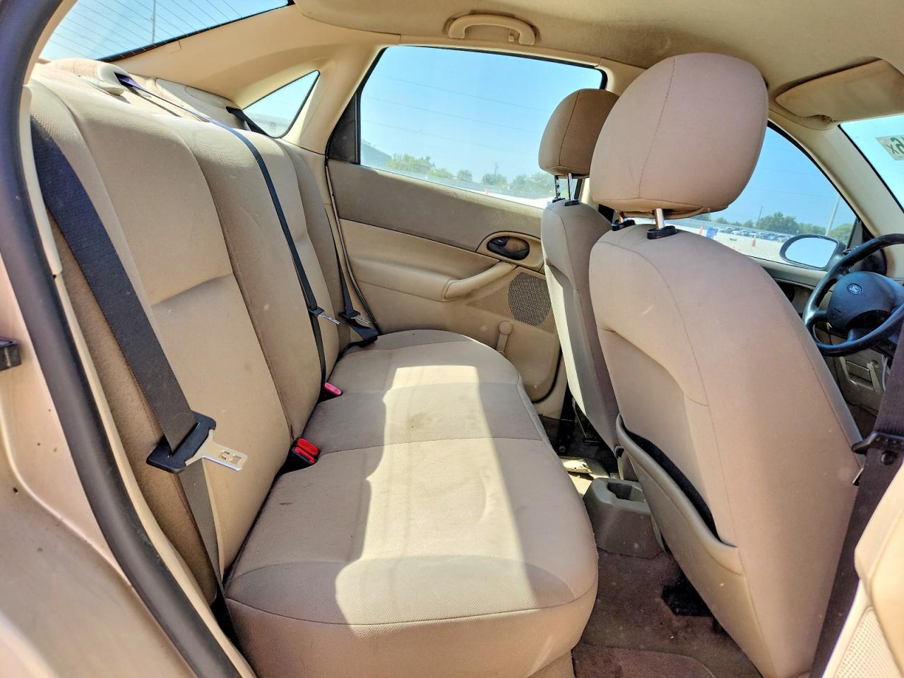 2007 Ford Focus Zx4 Tan vin: 1FAFP34NX7W362086