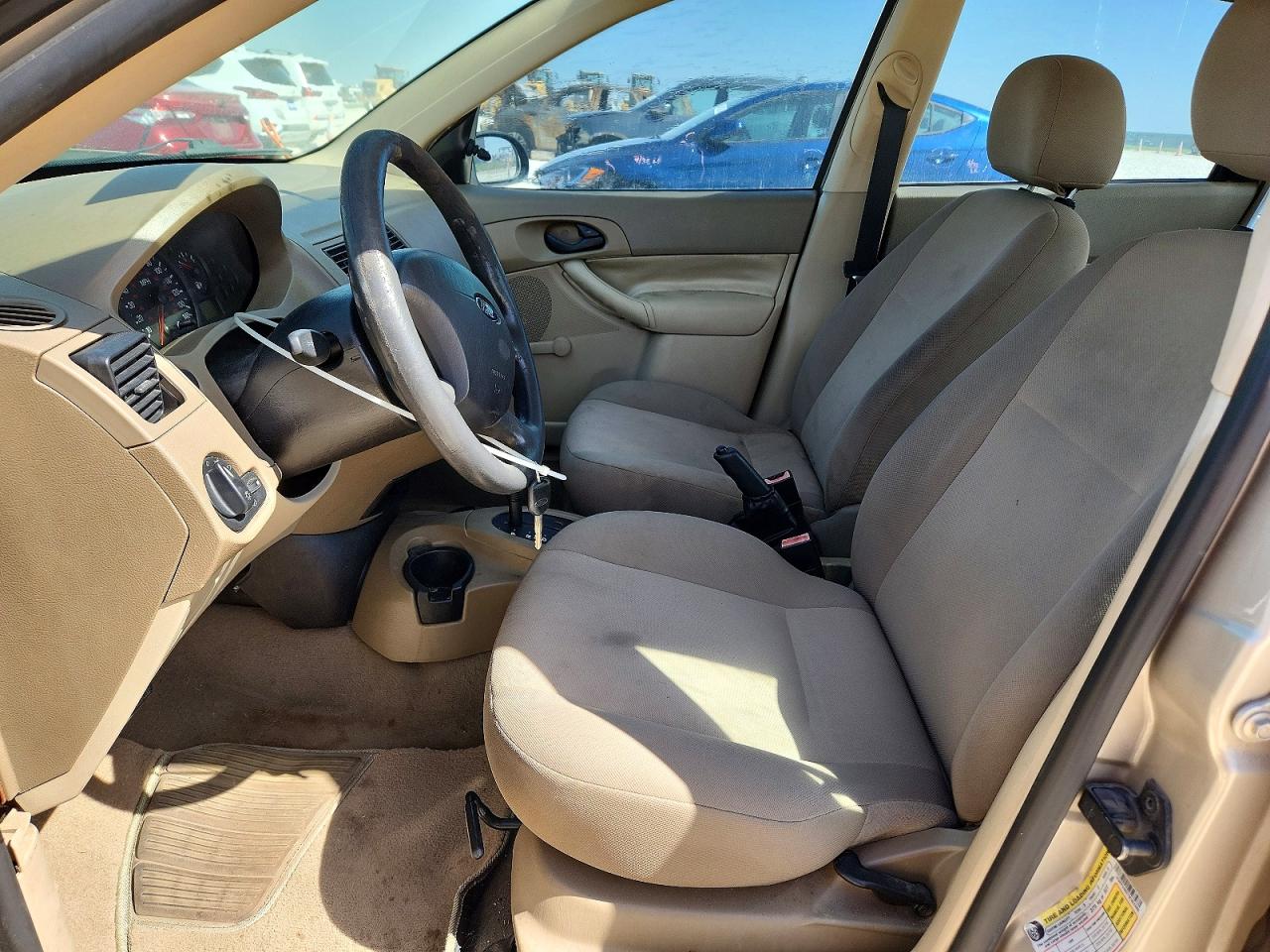 2007 Ford Focus Zx4 Tan vin: 1FAFP34NX7W362086
