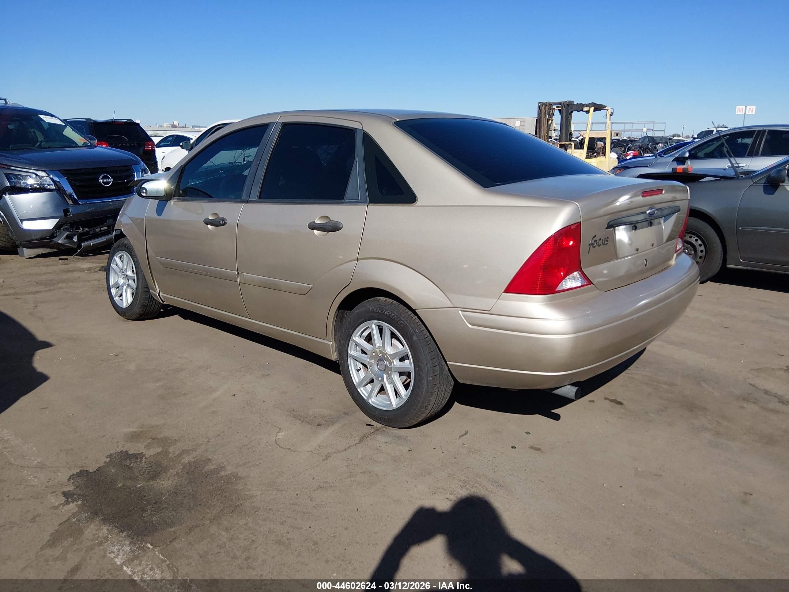 2001 Ford Focus Se Gold vin: 1FAFP34P01W370416