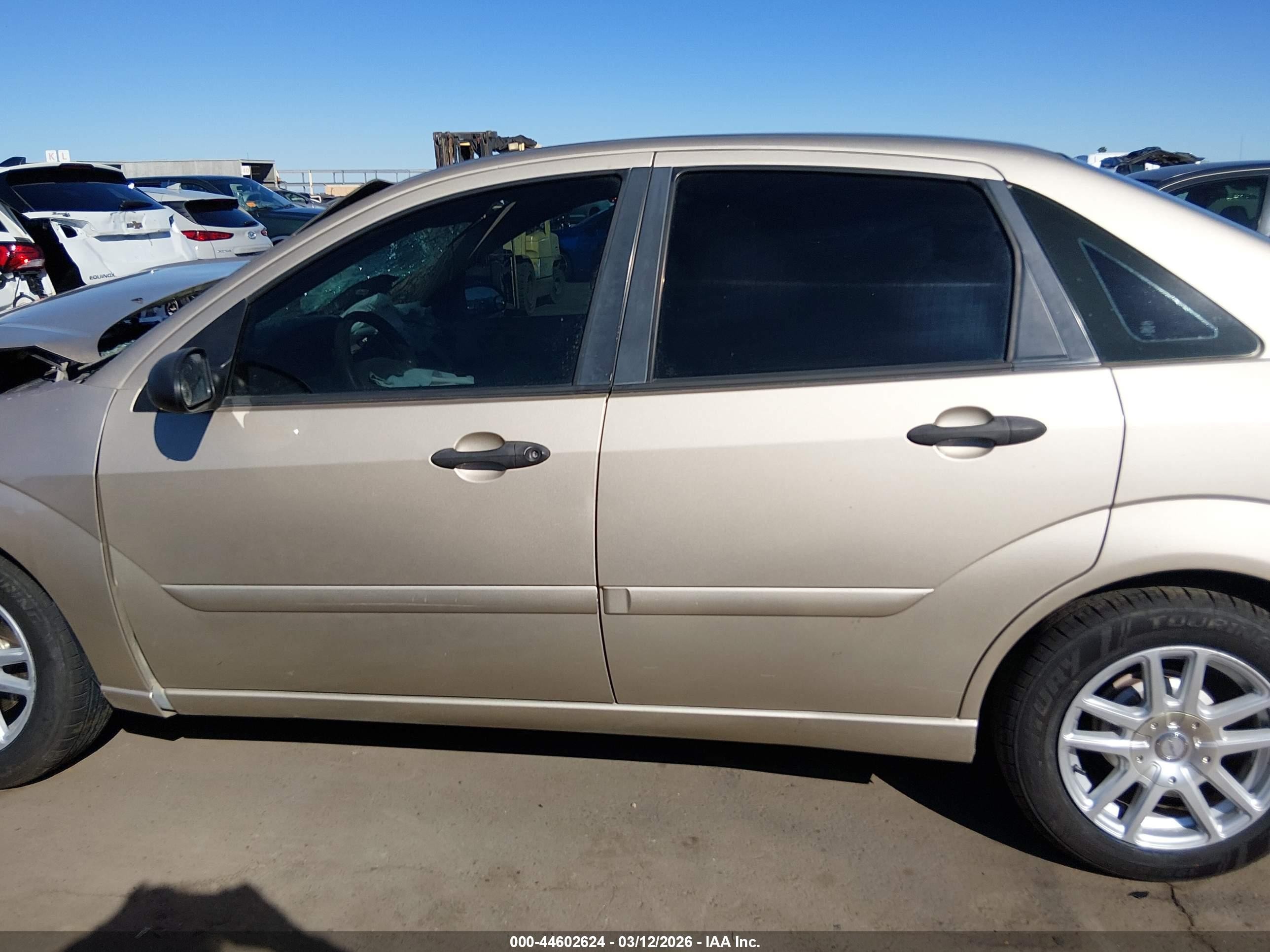 2001 Ford Focus Se Gold vin: 1FAFP34P01W370416