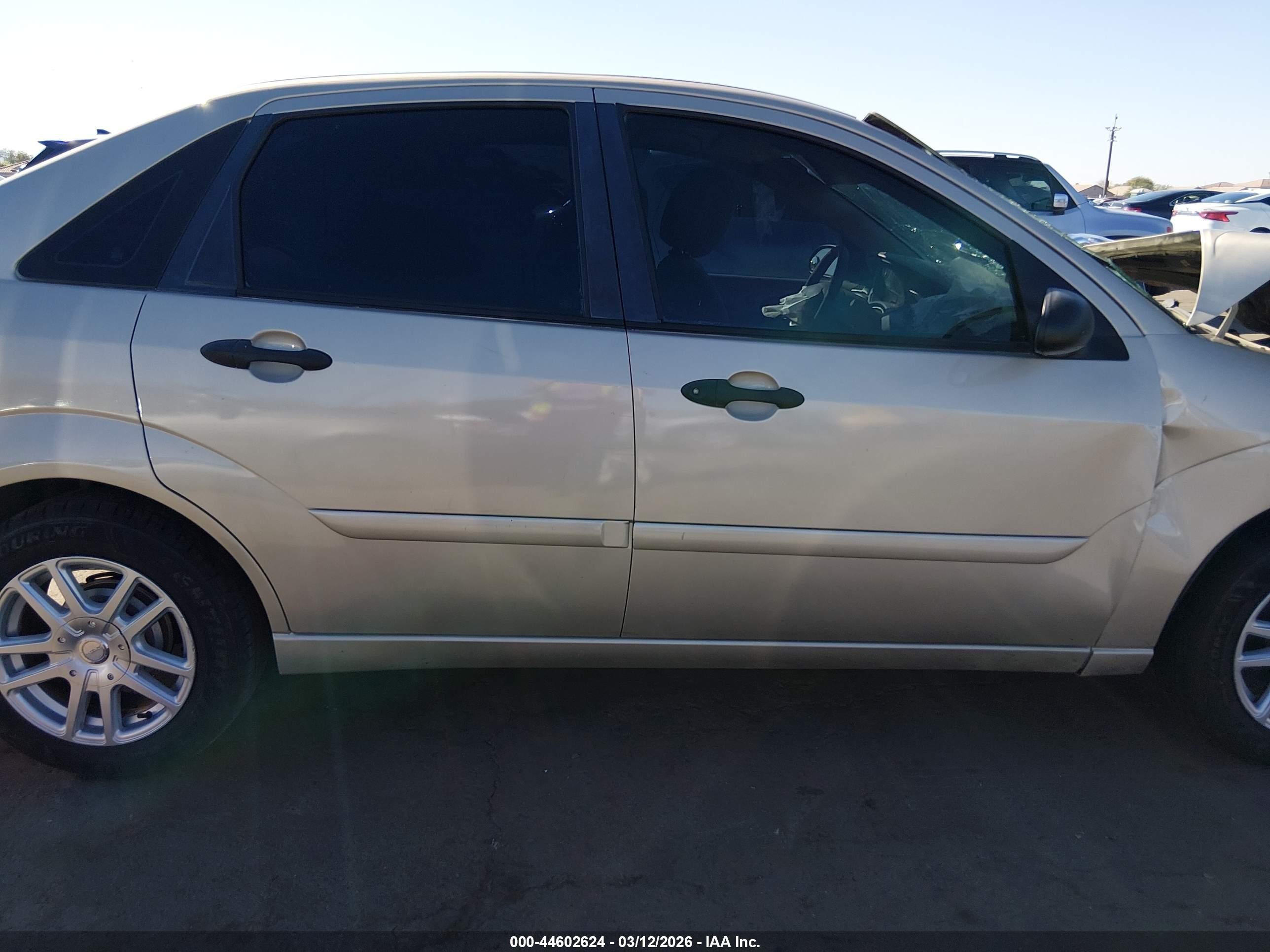 2001 Ford Focus Se Gold vin: 1FAFP34P01W370416