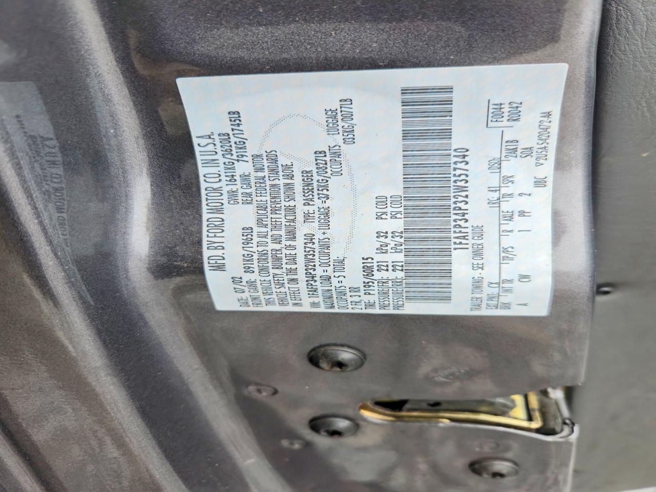 2002 Ford Focus Se Gray vin: 1FAFP34P32W357340
