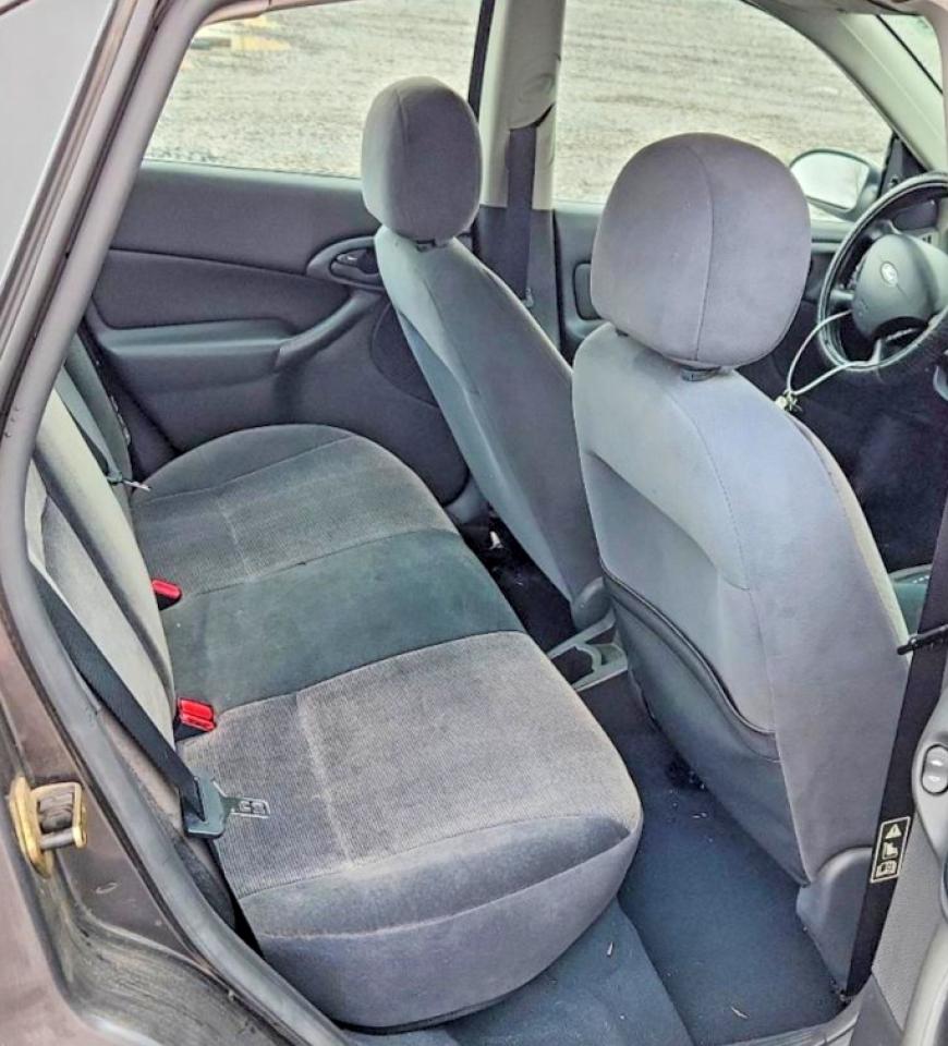 2002 Ford Focus Se Gray vin: 1FAFP34P32W357340