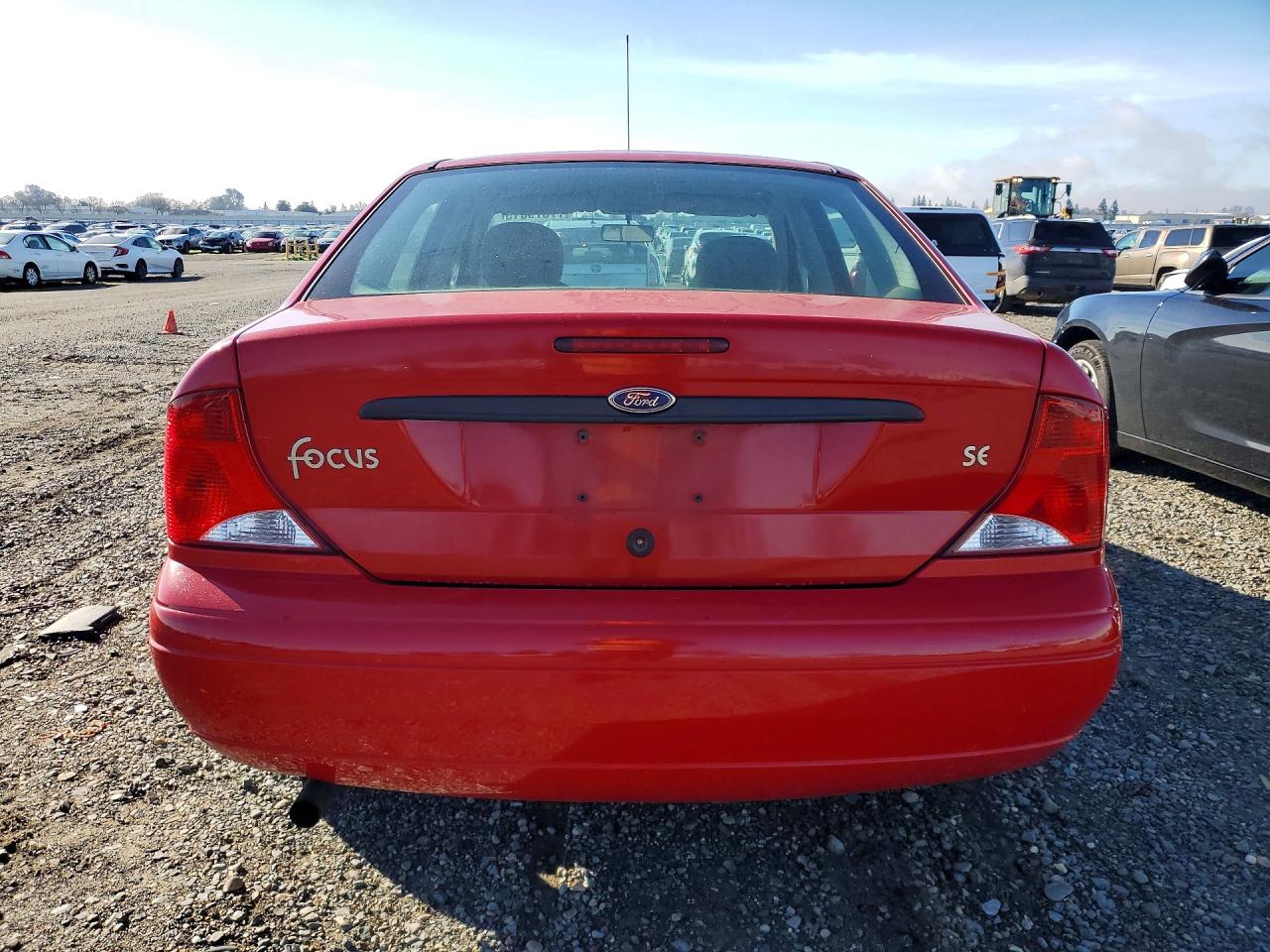 2000 Ford Focus Se Красный vin: 1FAFP34P3YW214753
