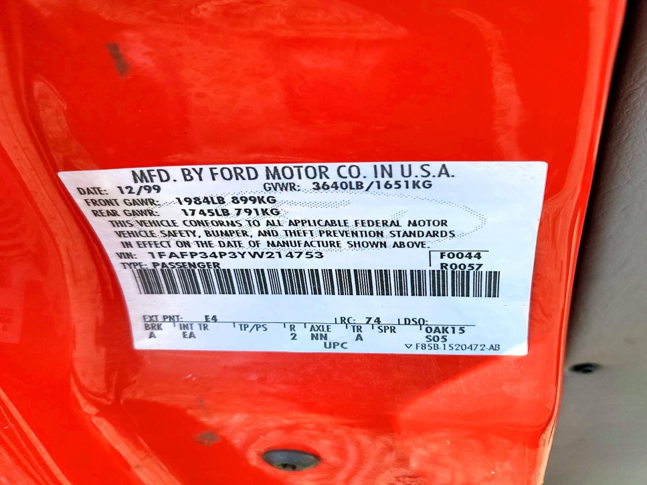 2000 Ford Focus Se Красный vin: 1FAFP34P3YW214753