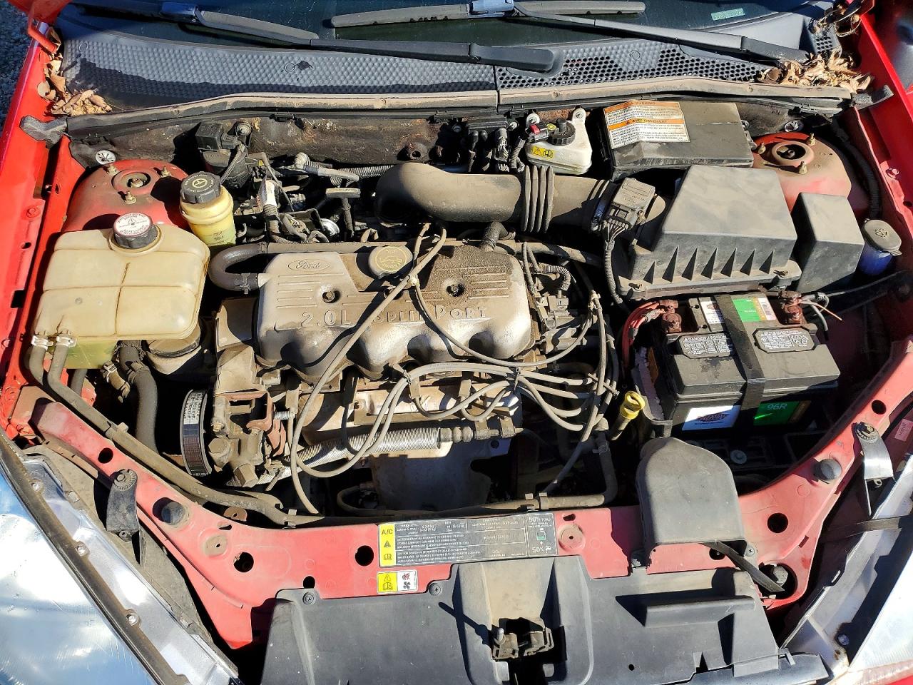 2000 Ford Focus Se Красный vin: 1FAFP34P3YW214753