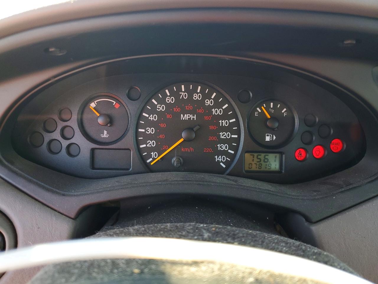 2000 Ford Focus Se Красный vin: 1FAFP34P3YW214753
