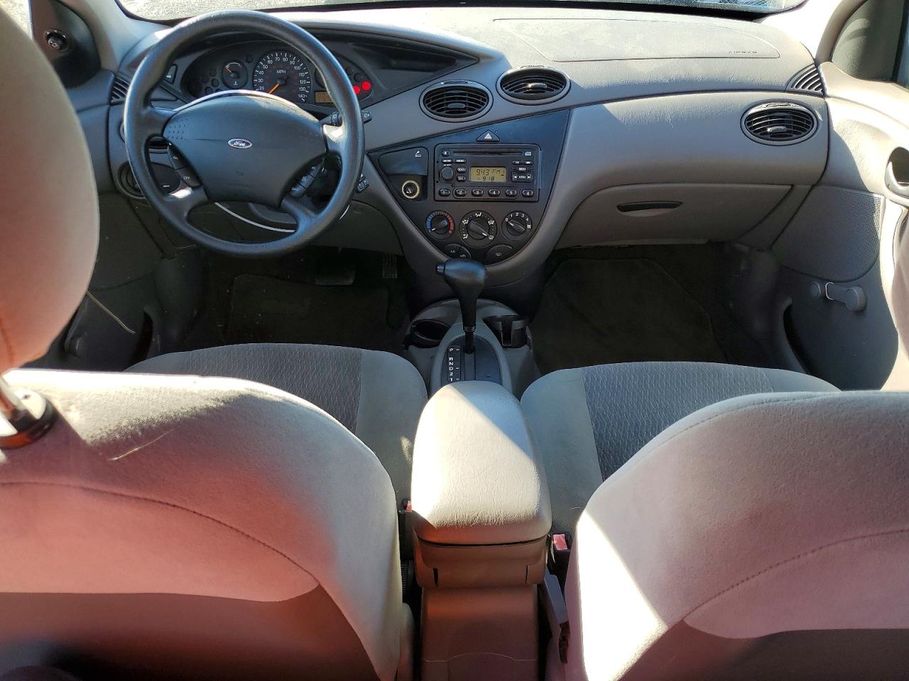 2000 Ford Focus Se Красный vin: 1FAFP34P3YW214753