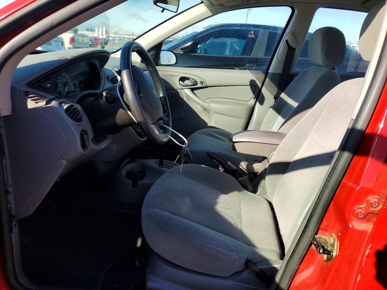 2000 Ford Focus Se Красный vin: 1FAFP34P3YW214753