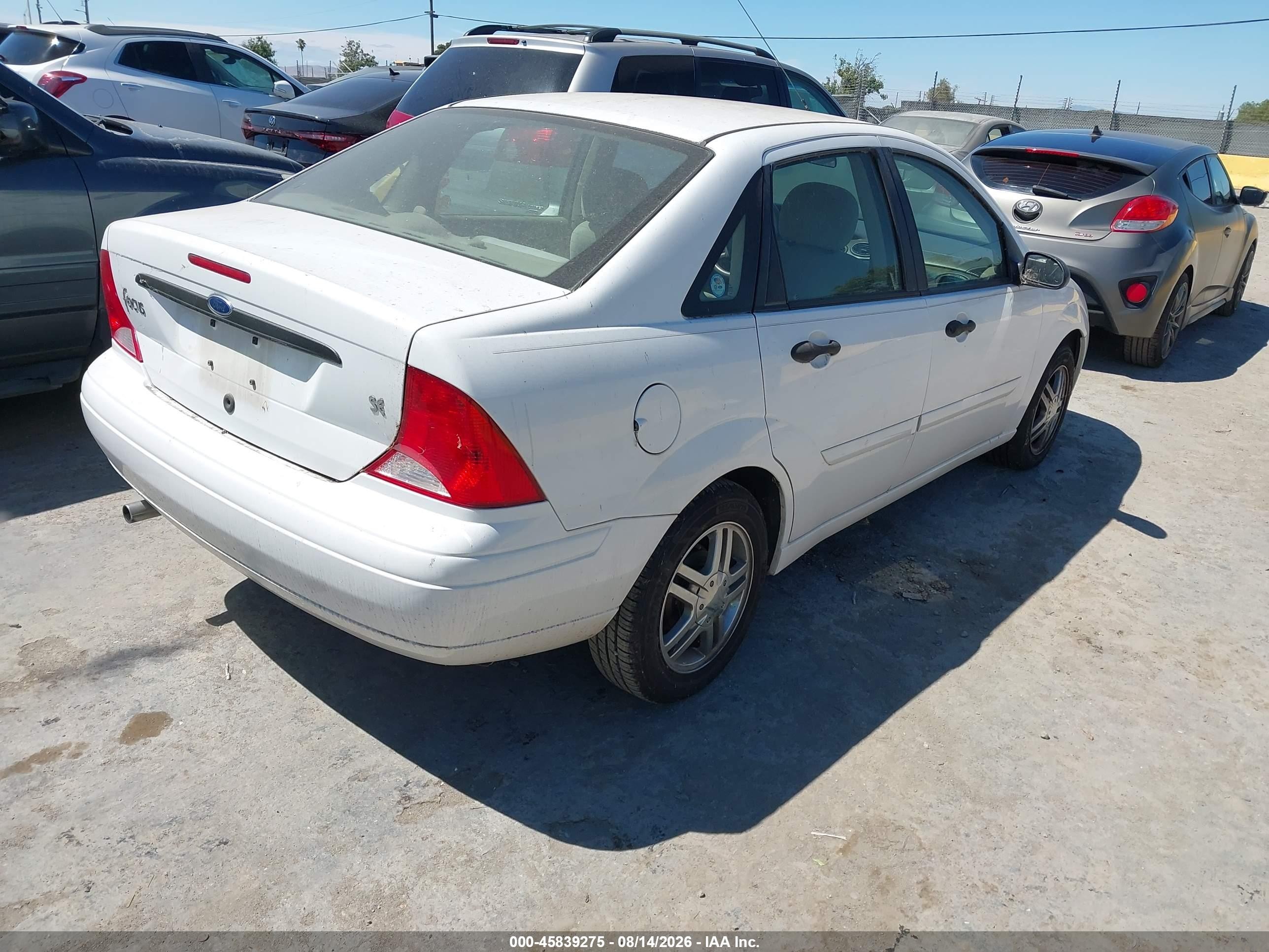 2000 Ford Focus Se White vin: 1FAFP34P3YW222156
