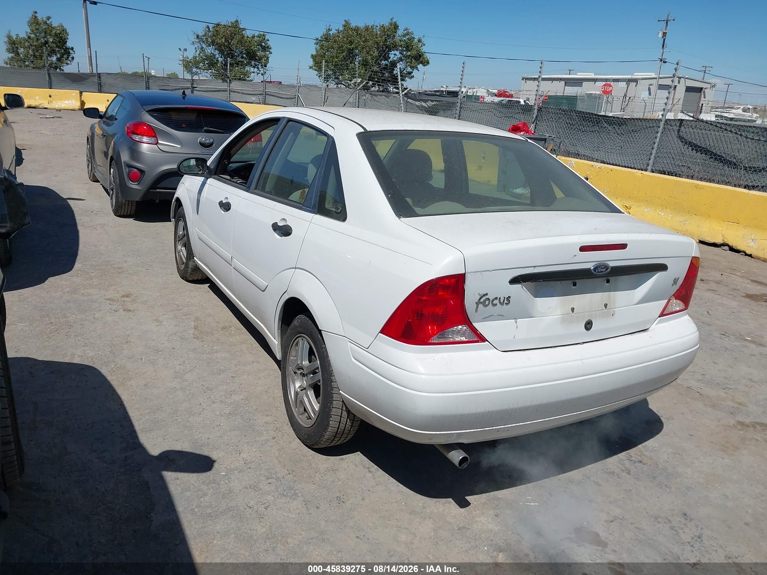 2000 Ford Focus Se White vin: 1FAFP34P3YW222156