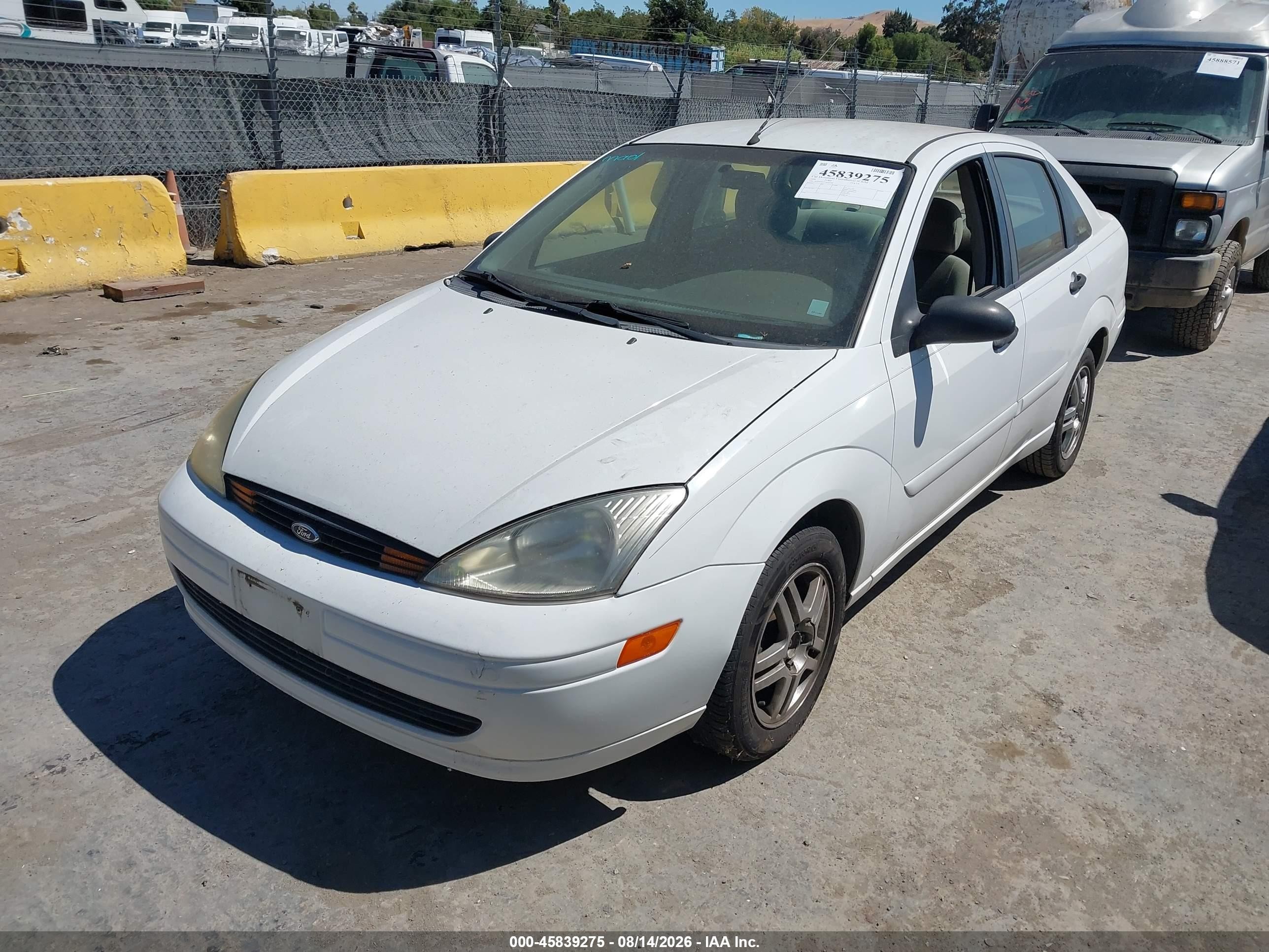 2000 Ford Focus Se White vin: 1FAFP34P3YW222156