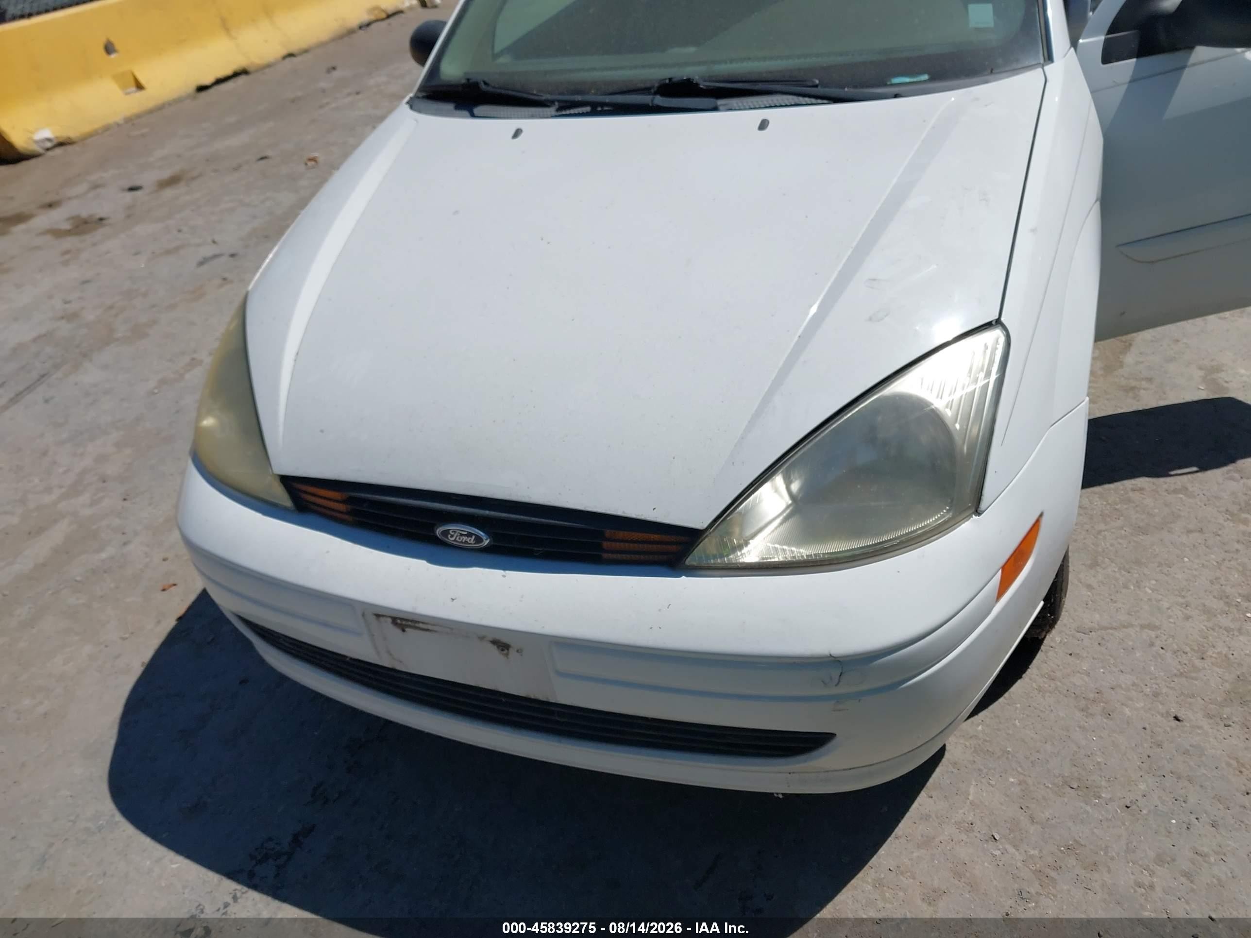 2000 Ford Focus Se White vin: 1FAFP34P3YW222156