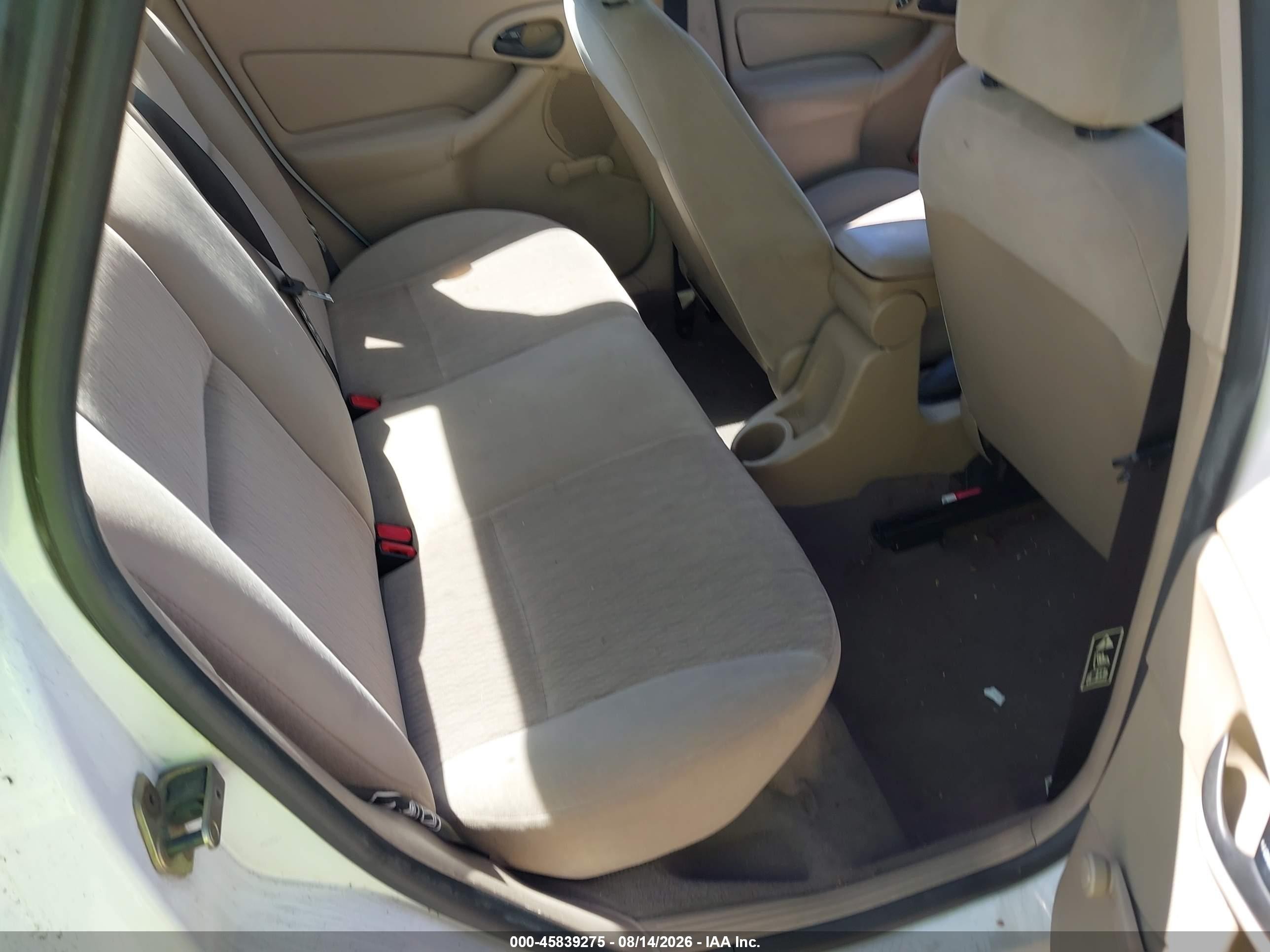 2000 Ford Focus Se White vin: 1FAFP34P3YW222156