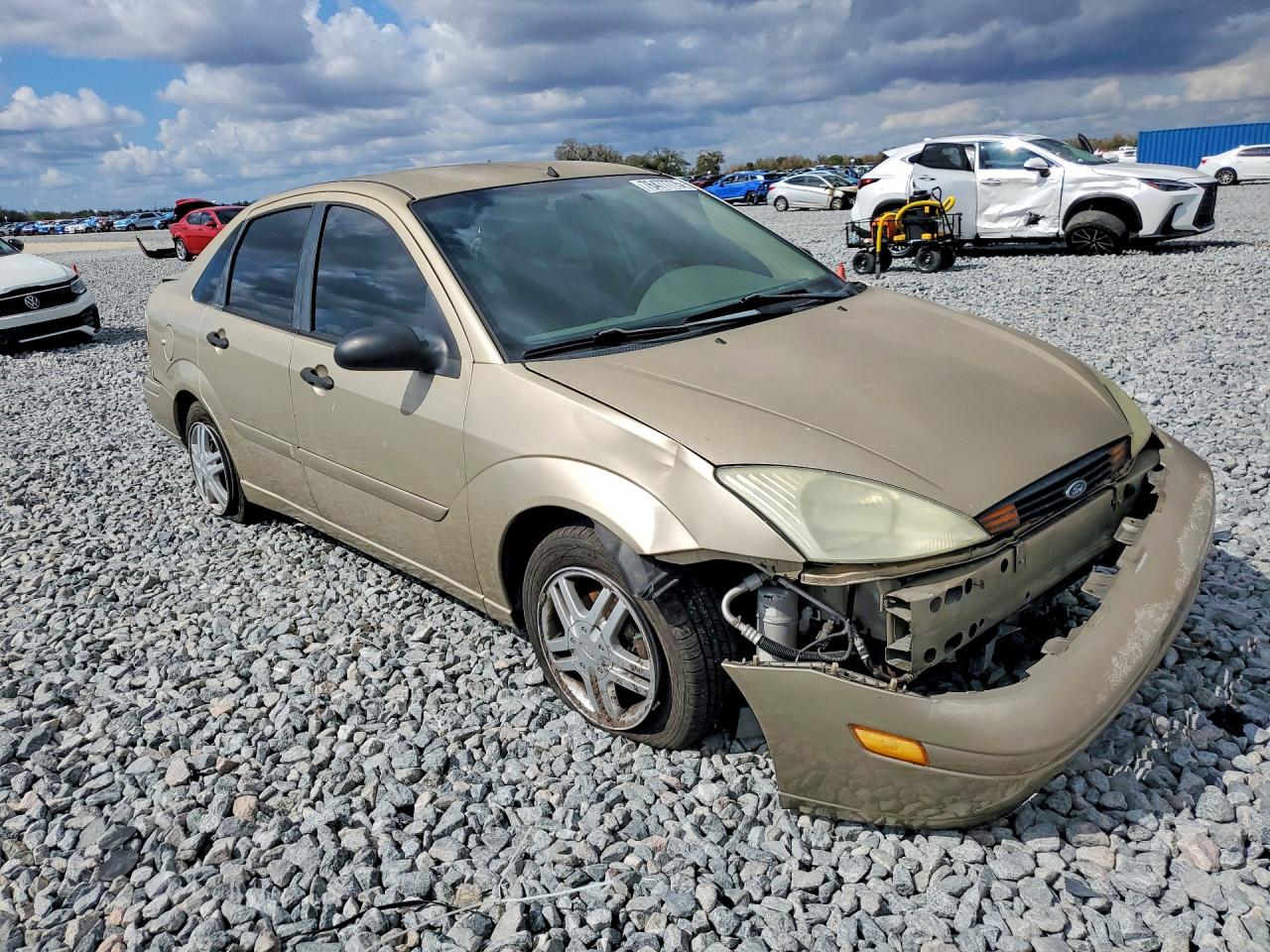 2002 Ford Focus Beige vin: 1FAFP34P52W194688