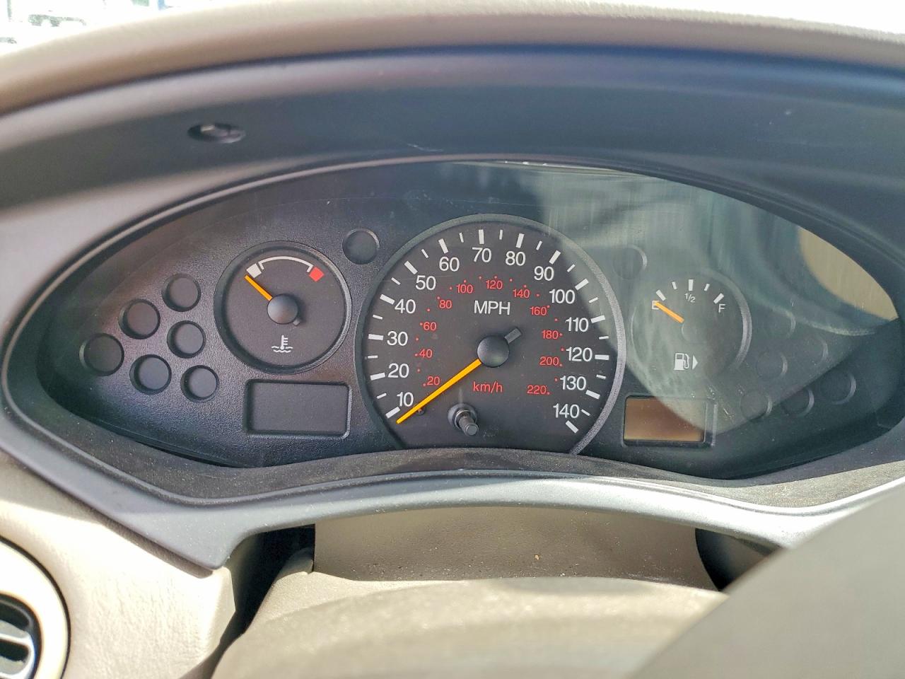 2002 Ford Focus Beige vin: 1FAFP34P52W194688