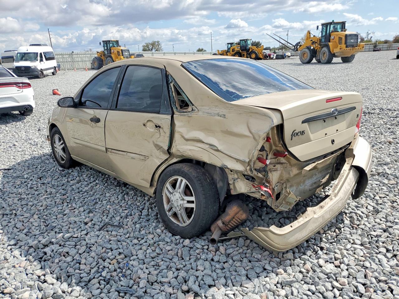 2002 Ford Focus Beige vin: 1FAFP34P52W194688
