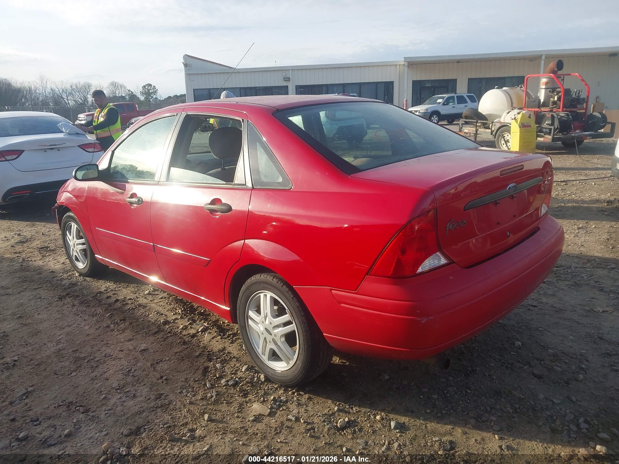 2000 Ford Focus Se Красный vin: 1FAFP34P6YW225259