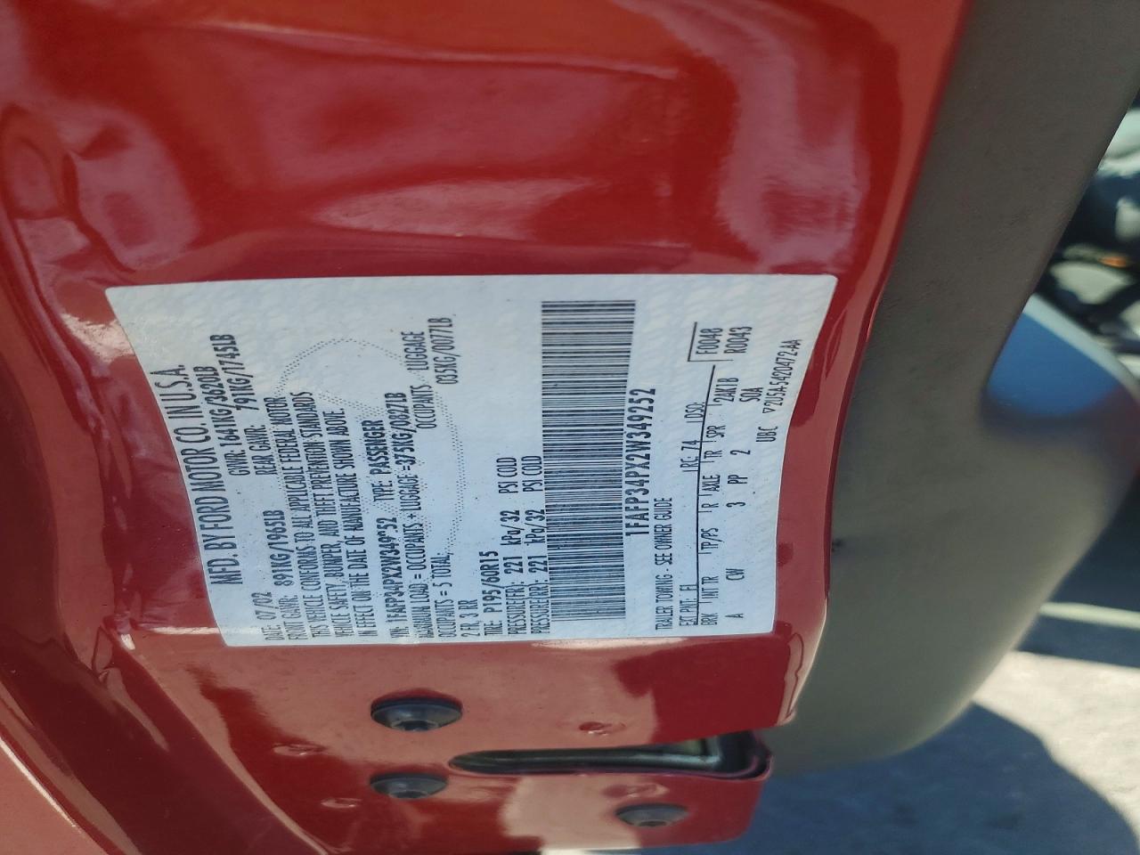 2002 Ford Focus Se Red vin: 1FAFP34PX2W349252