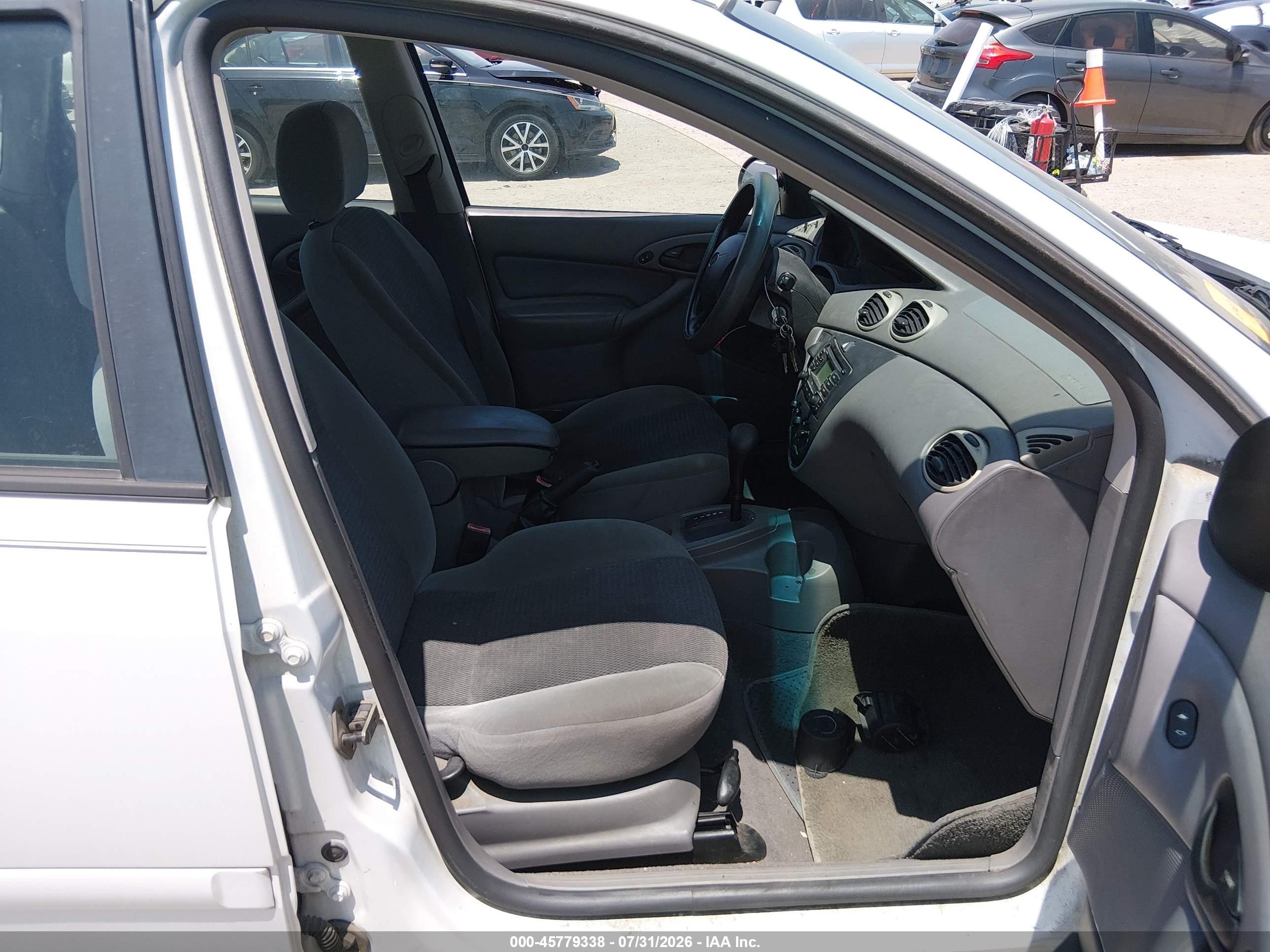 2003 Ford Focus Se White vin: 1FAFP34Z23W254283