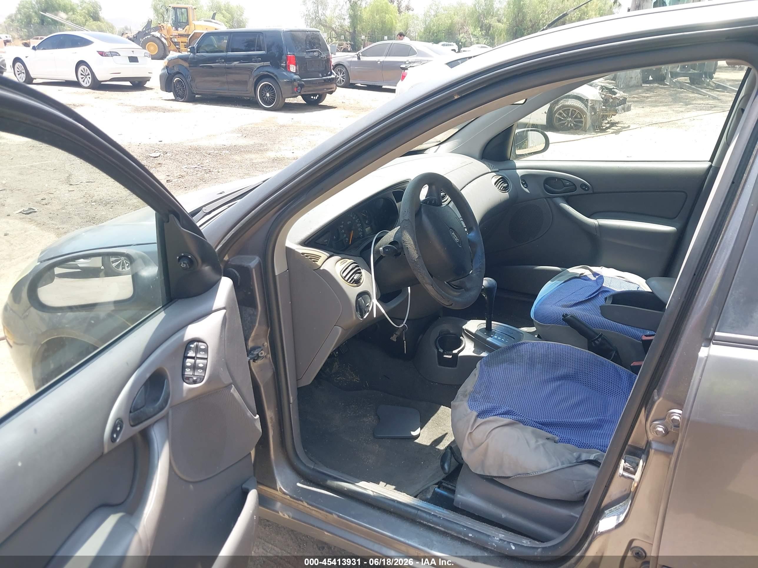 2004 Ford Focus Se Gray vin: 1FAFP34Z74W194860