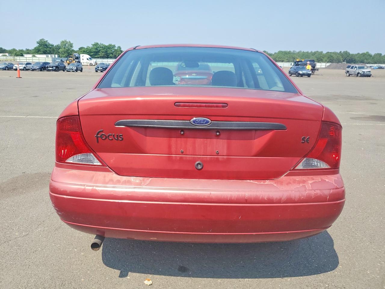 2003 Ford Focus Lx Red vin: 1FAFP34Z83W269158
