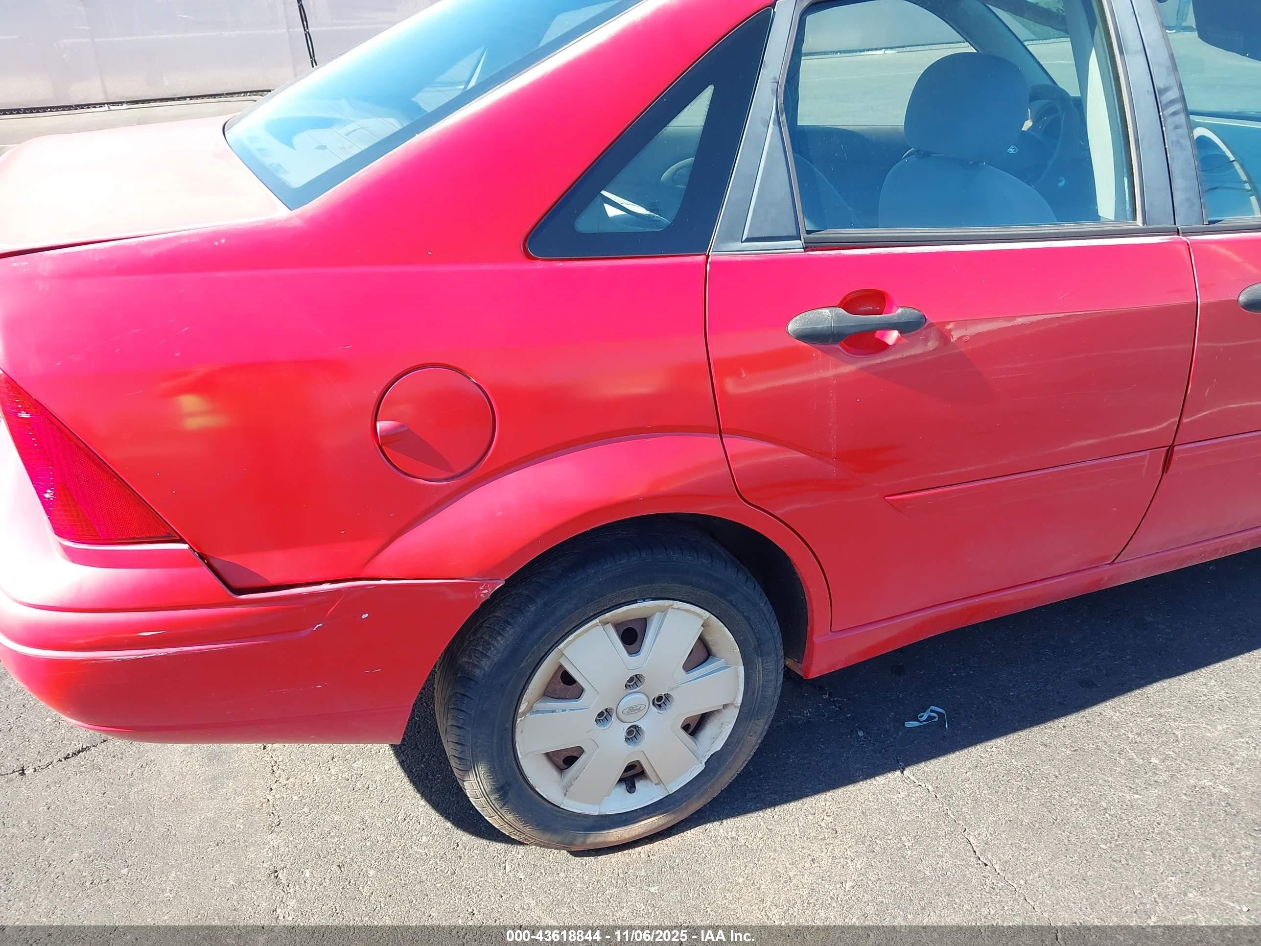 2004 Ford Focus Se Red vin: 1FAFP34ZX4W188065