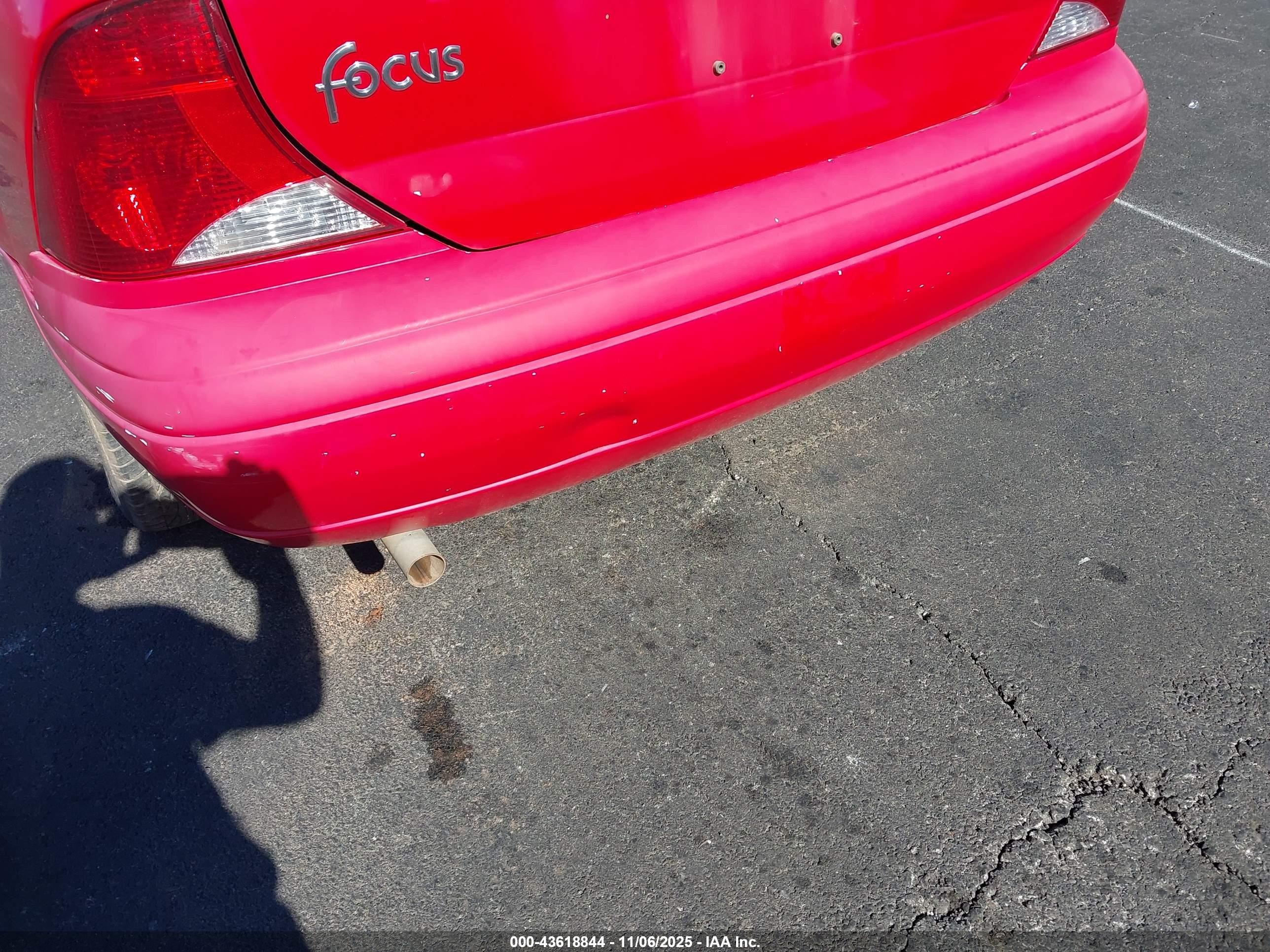 2004 Ford Focus Se Red vin: 1FAFP34ZX4W188065