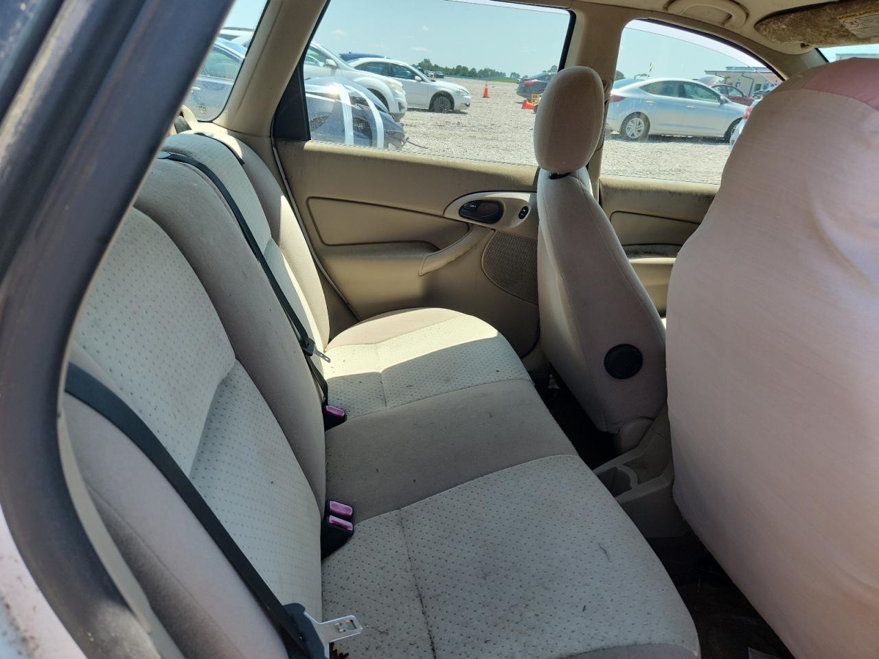 2004 Ford Focus Ztw White vin: 1FAFP35Z24W161716