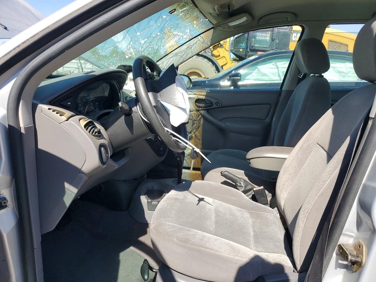 2002 Ford Focus Se Серебряный vin: 1FAFP36302W255875