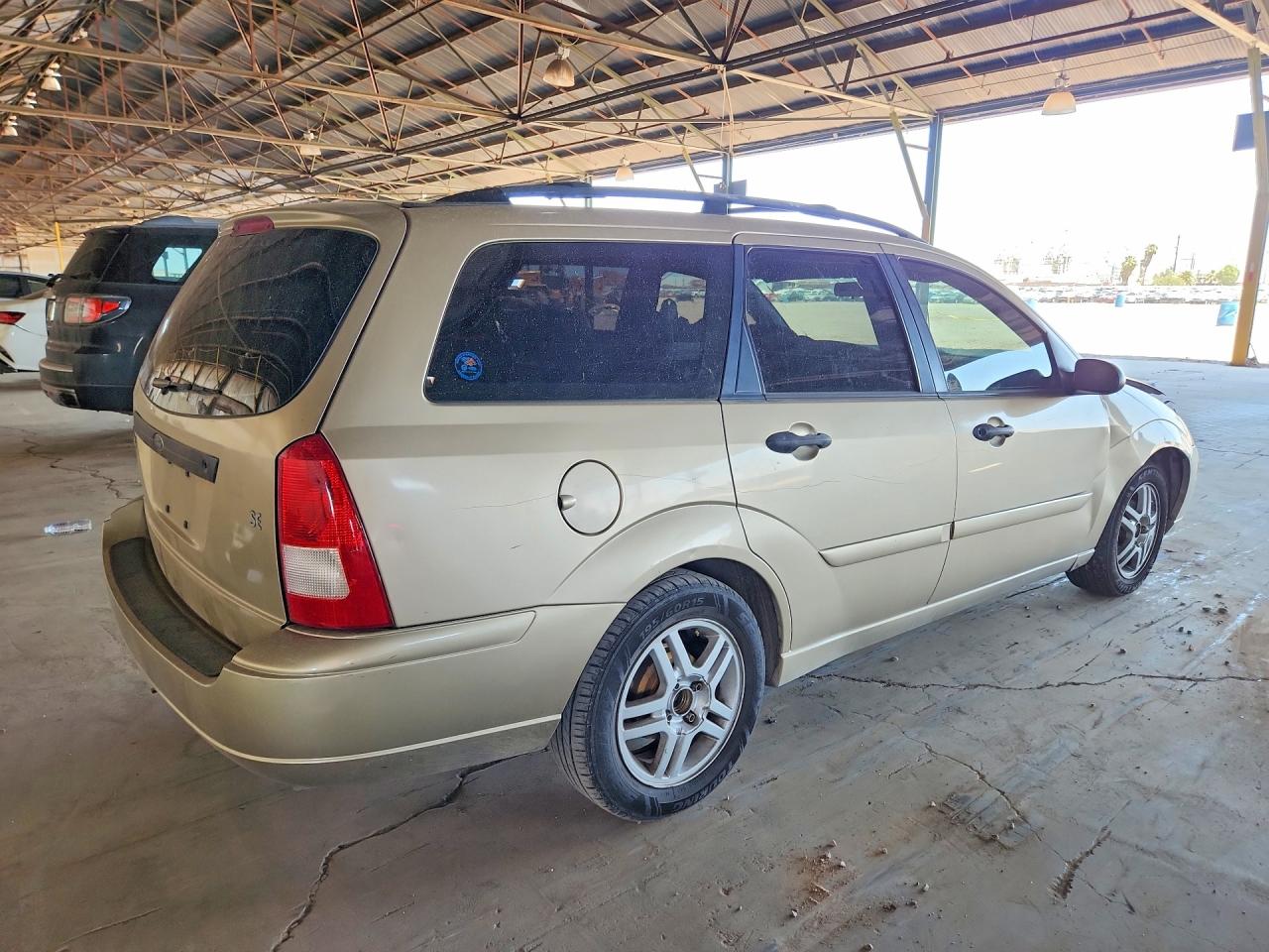 2000 Ford Focus Se Gold vin: 1FAFP3630YW229639