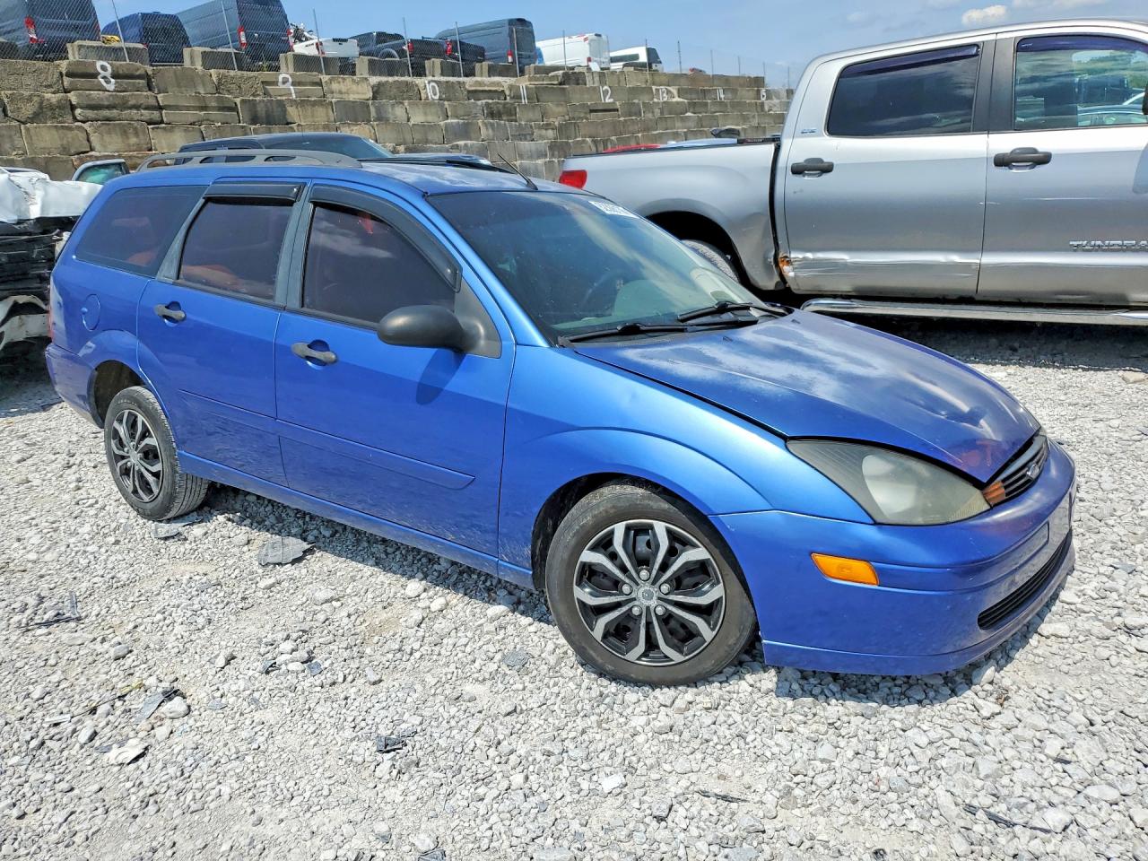 2004 Ford Focus Se Blue vin: 1FAFP36314W188030