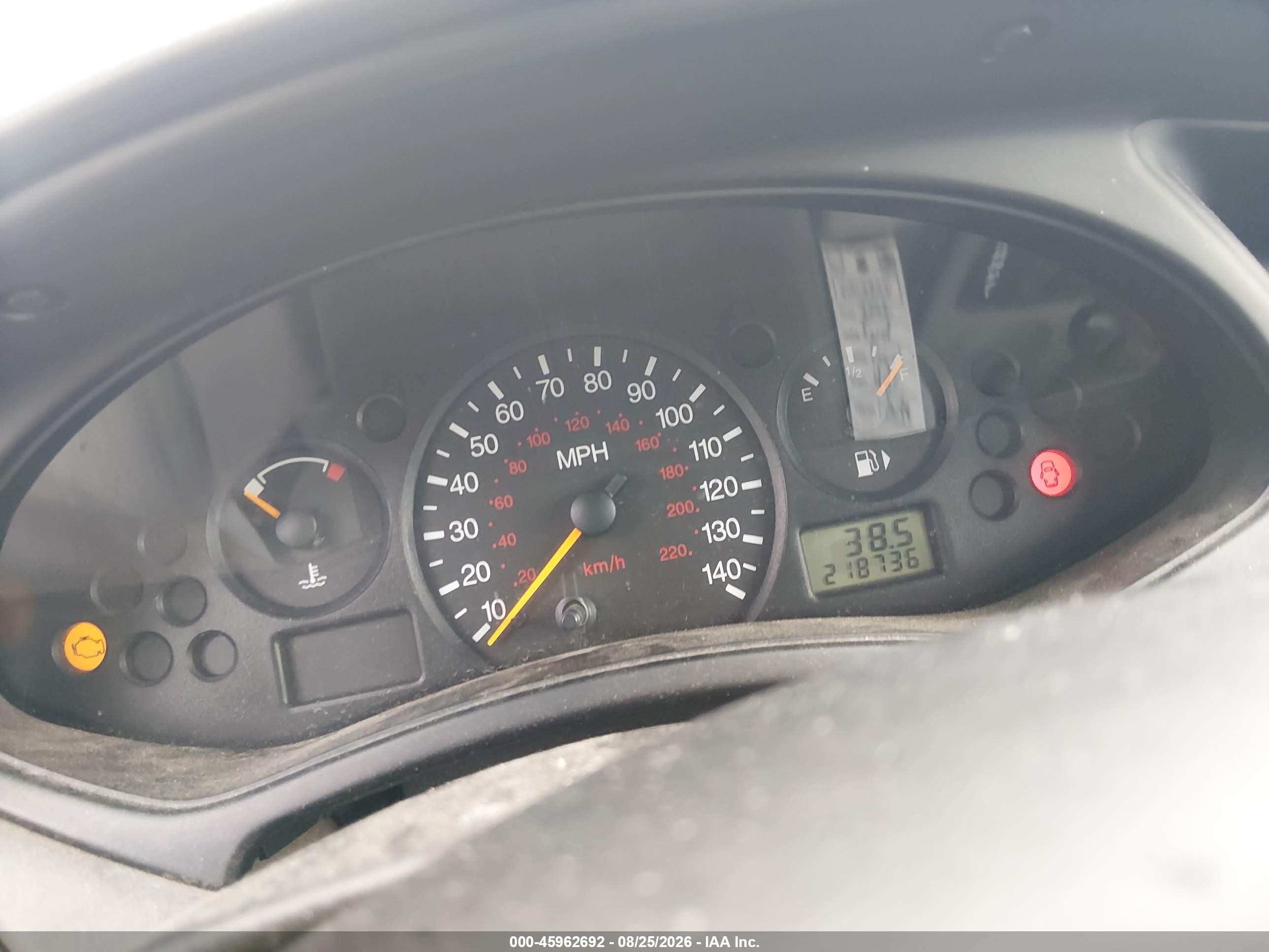 2002 Ford Focus Se/ztw White vin: 1FAFP36342W104523