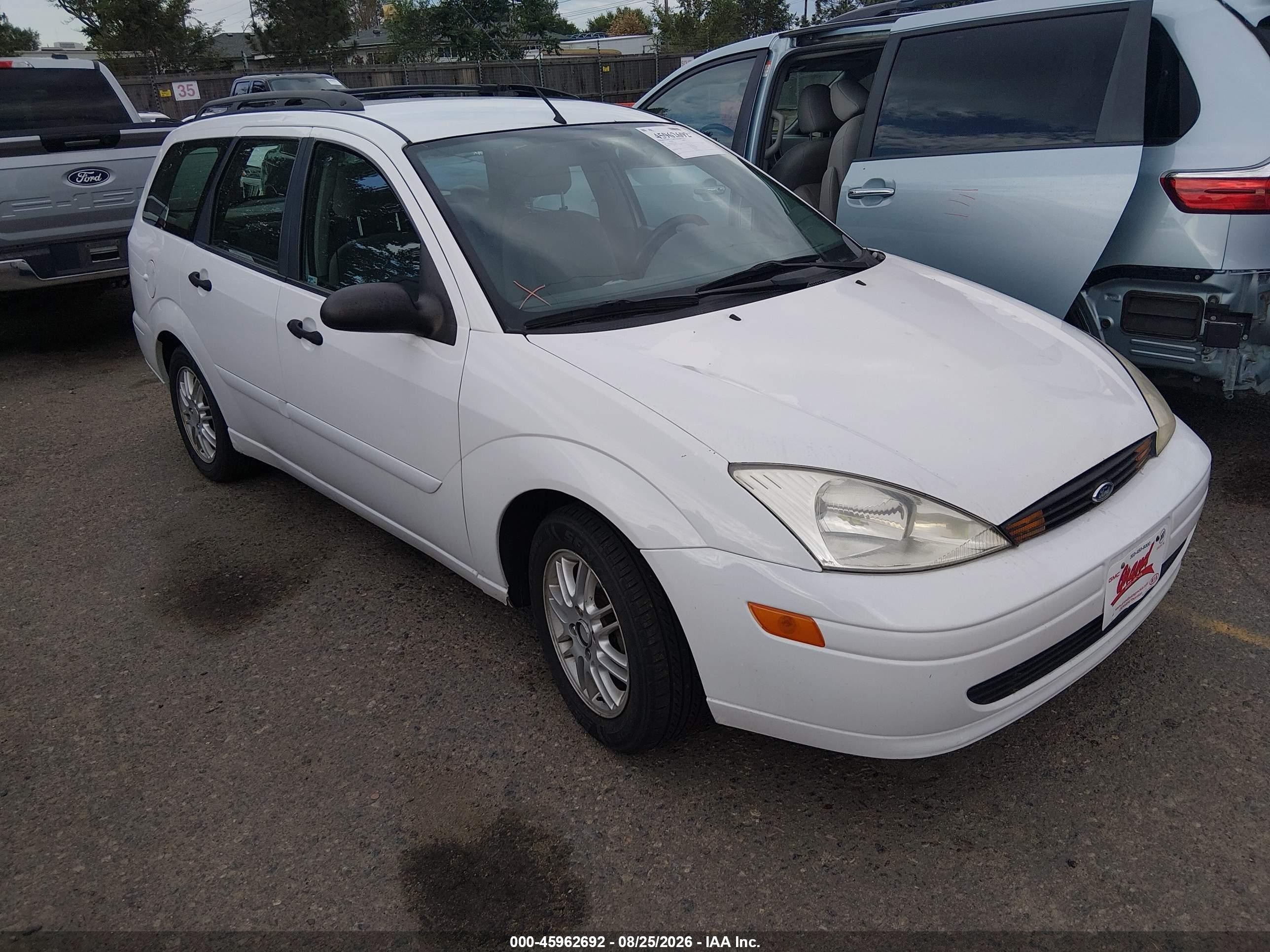 2002 Ford Focus Se/ztw Белый vin: 1FAFP36342W104523