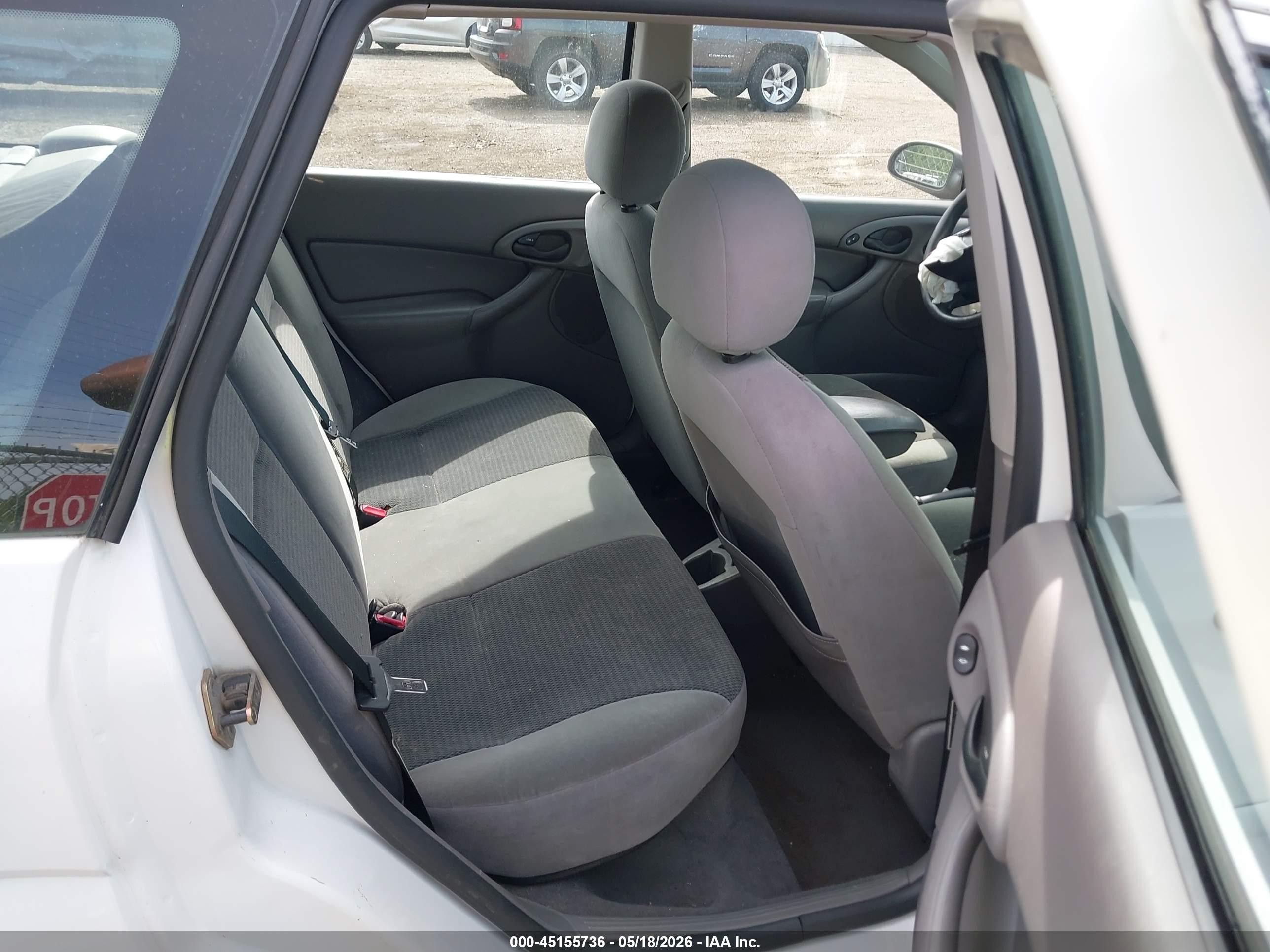 2003 Ford Focus Se/ztw White vin: 1FAFP36383W242230