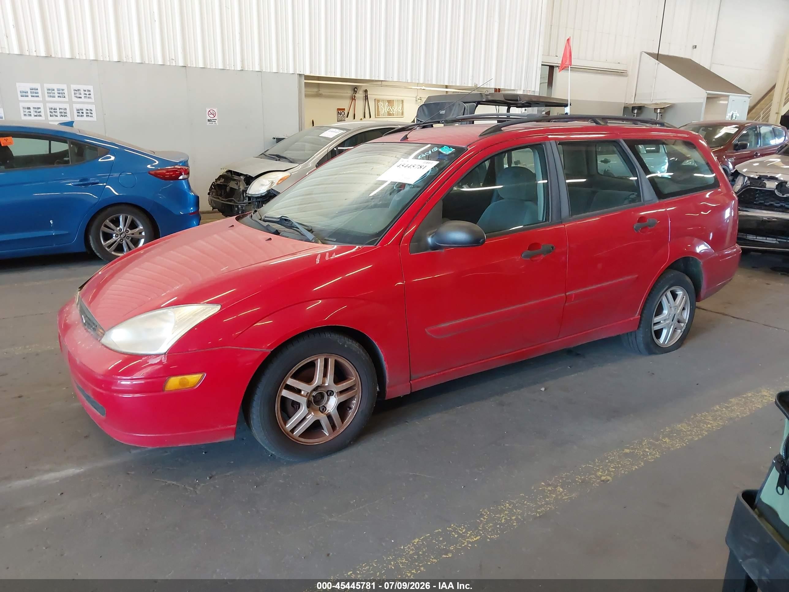 2000 Ford Focus Se Красный vin: 1FAFP3639YW206148