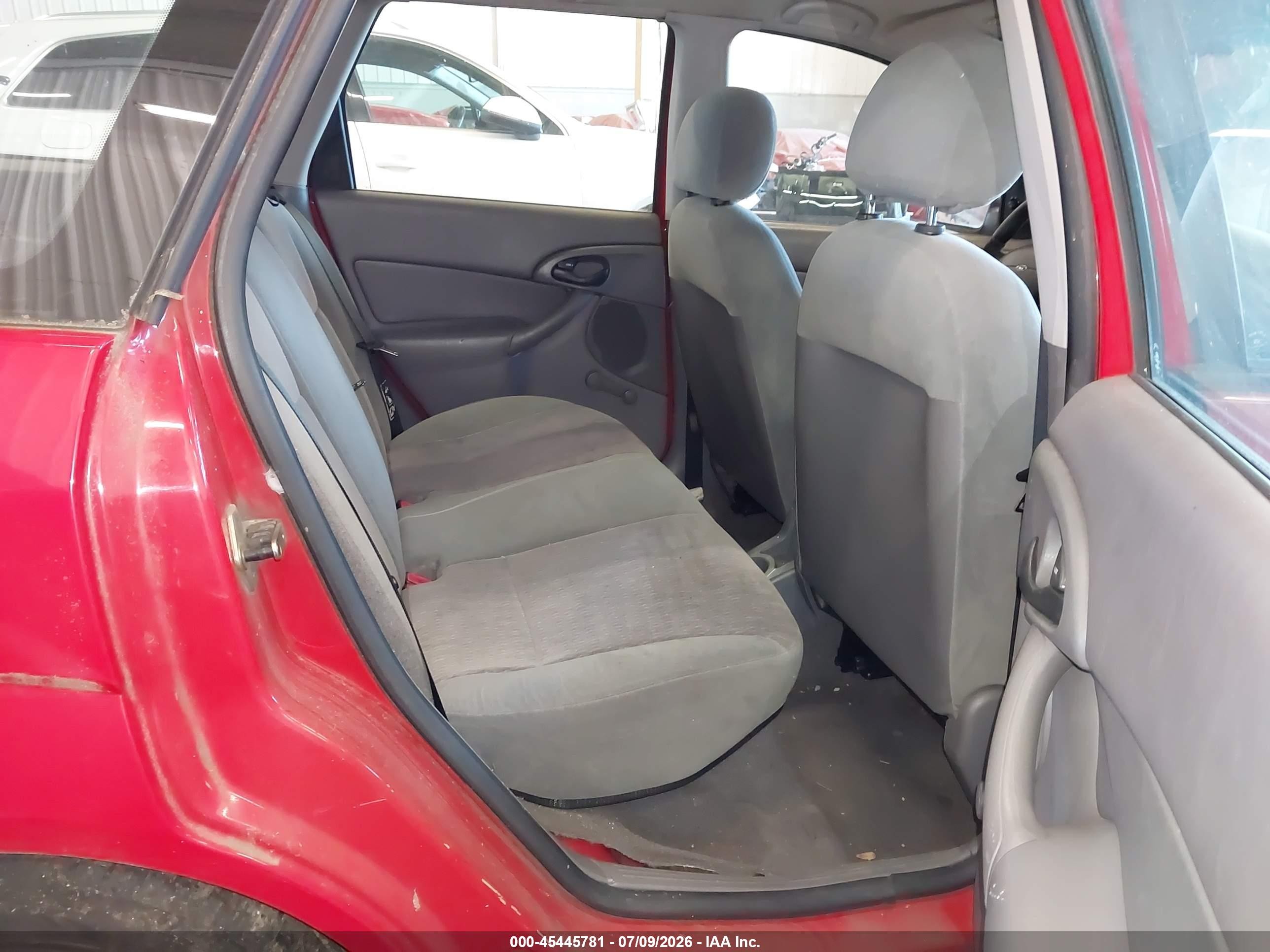 2000 Ford Focus Se Красный vin: 1FAFP3639YW206148