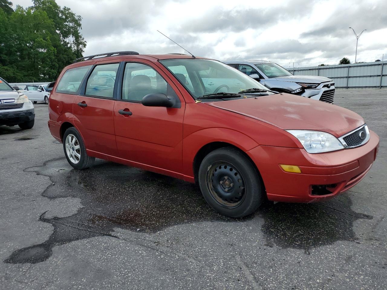 2005 Ford Focus Zxw Red vin: 1FAFP36N05W241173