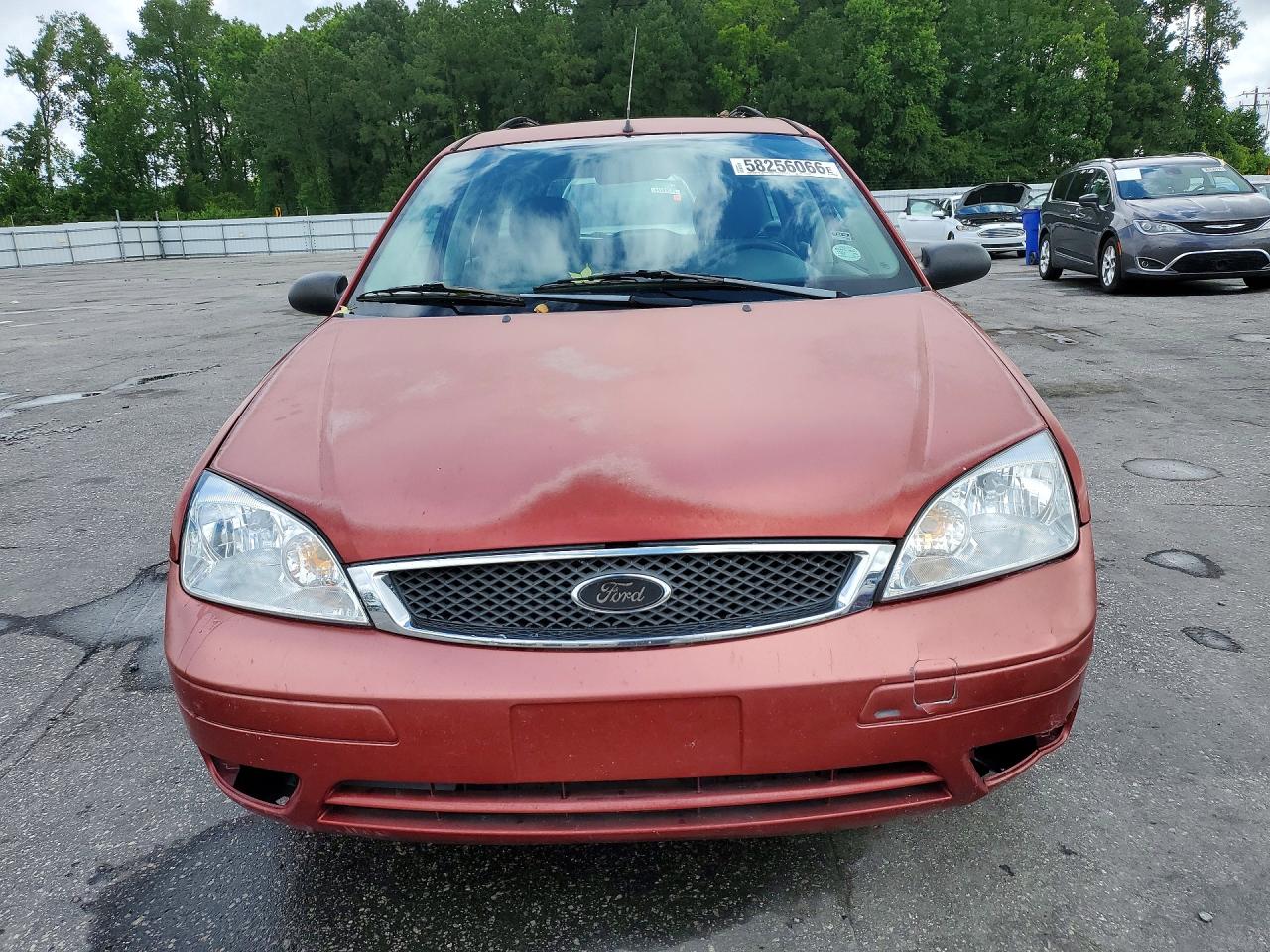 2005 Ford Focus Zxw Red vin: 1FAFP36N05W241173