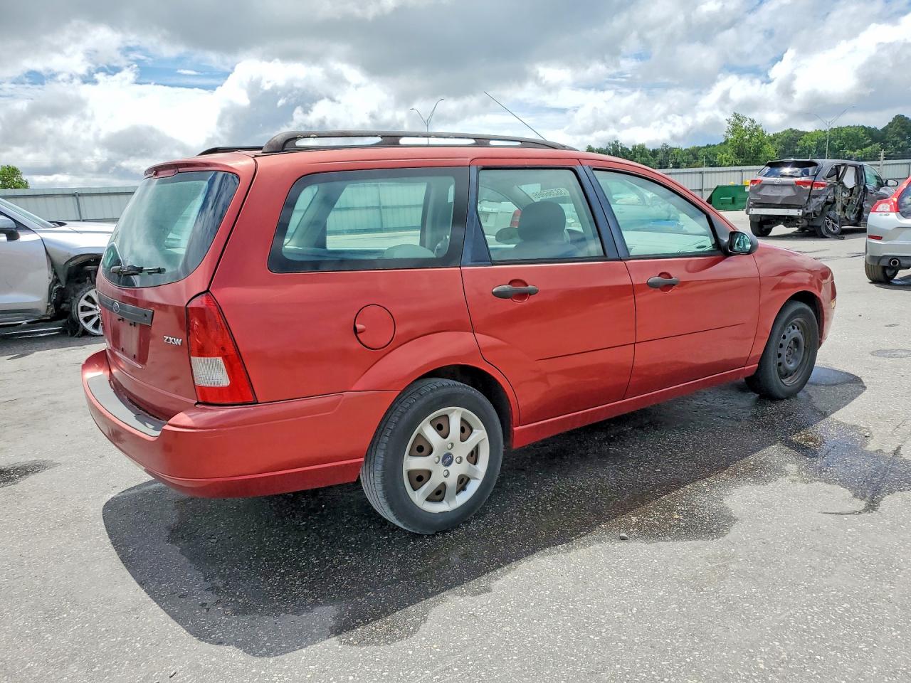 2005 Ford Focus Zxw Red vin: 1FAFP36N05W241173