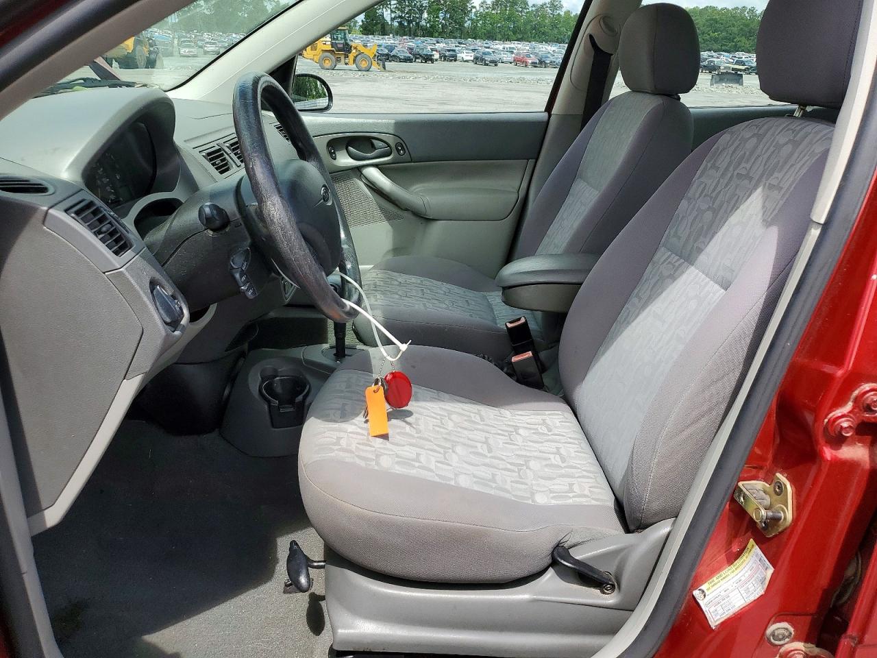 2005 Ford Focus Zxw Red vin: 1FAFP36N05W241173