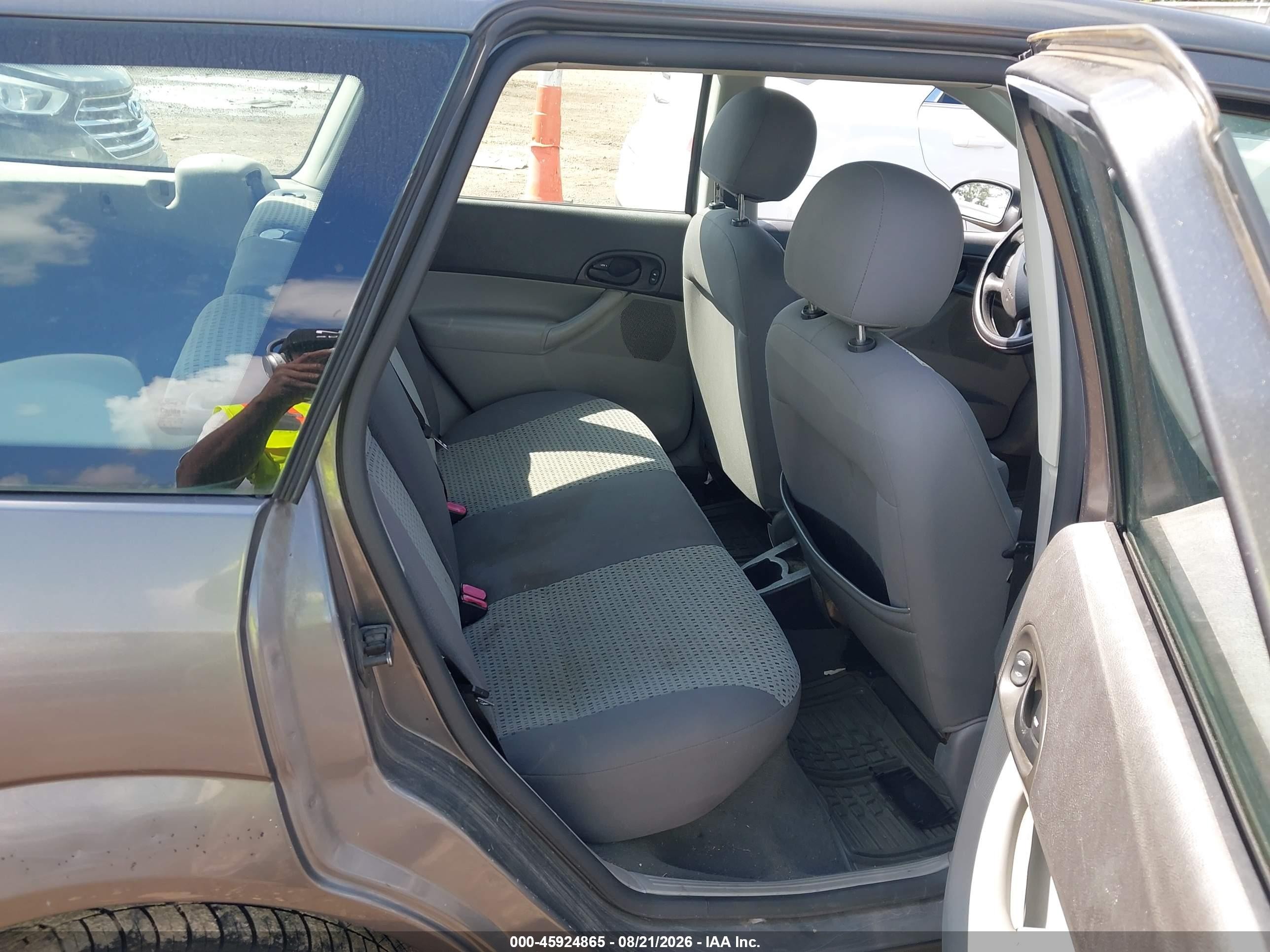 2006 Ford Focus Zxw Gray vin: 1FAFP36N06W167660