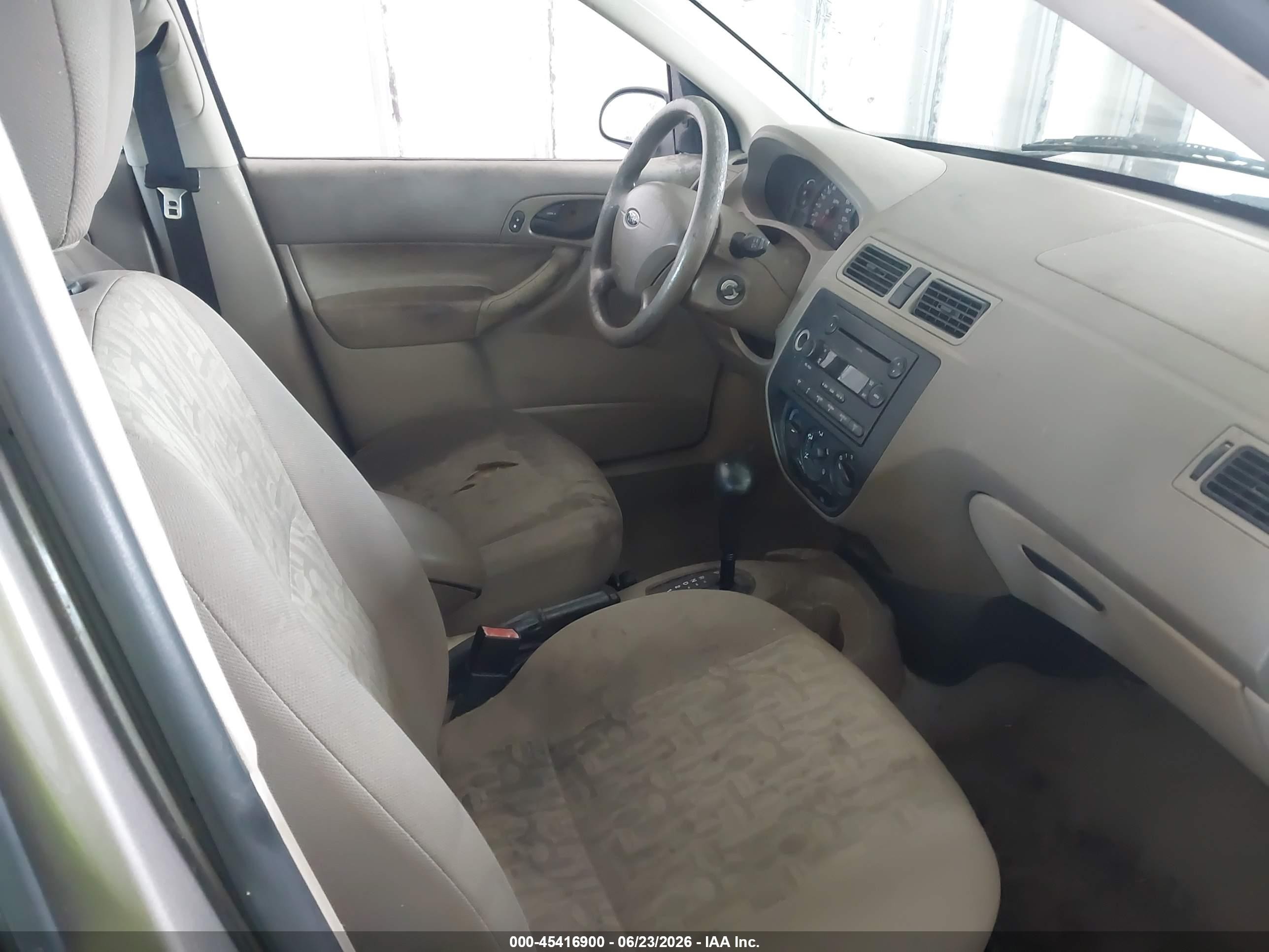 2005 Ford Focus Zxw Gold vin: 1FAFP36N35W240129