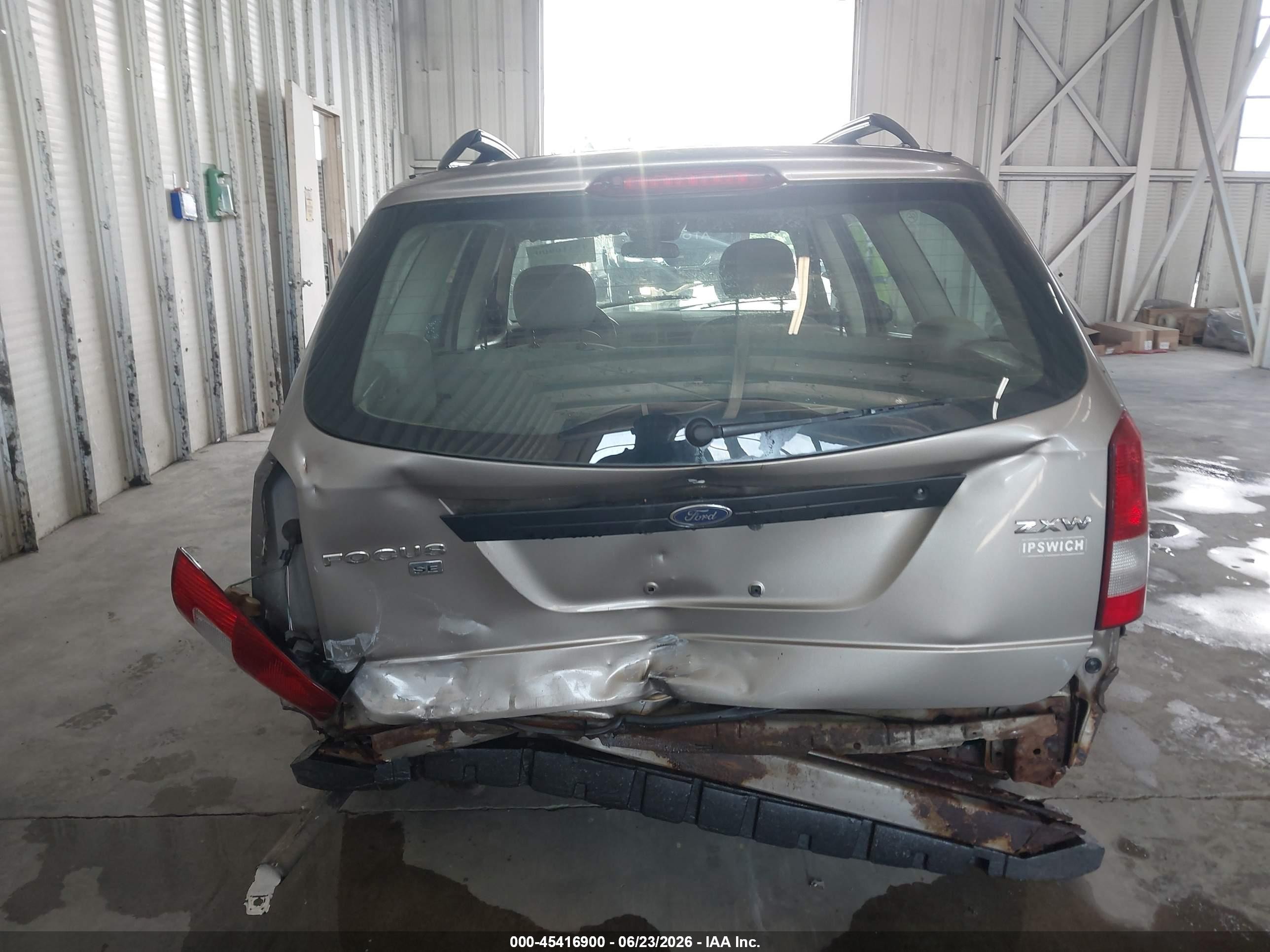 2005 Ford Focus Zxw Gold vin: 1FAFP36N35W240129