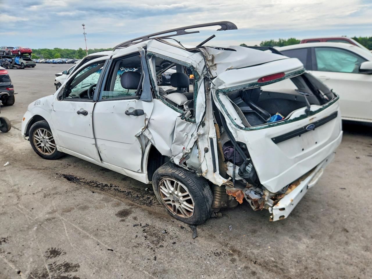 2007 Ford Focus Zxw White vin: 1FAFP36N37W158713